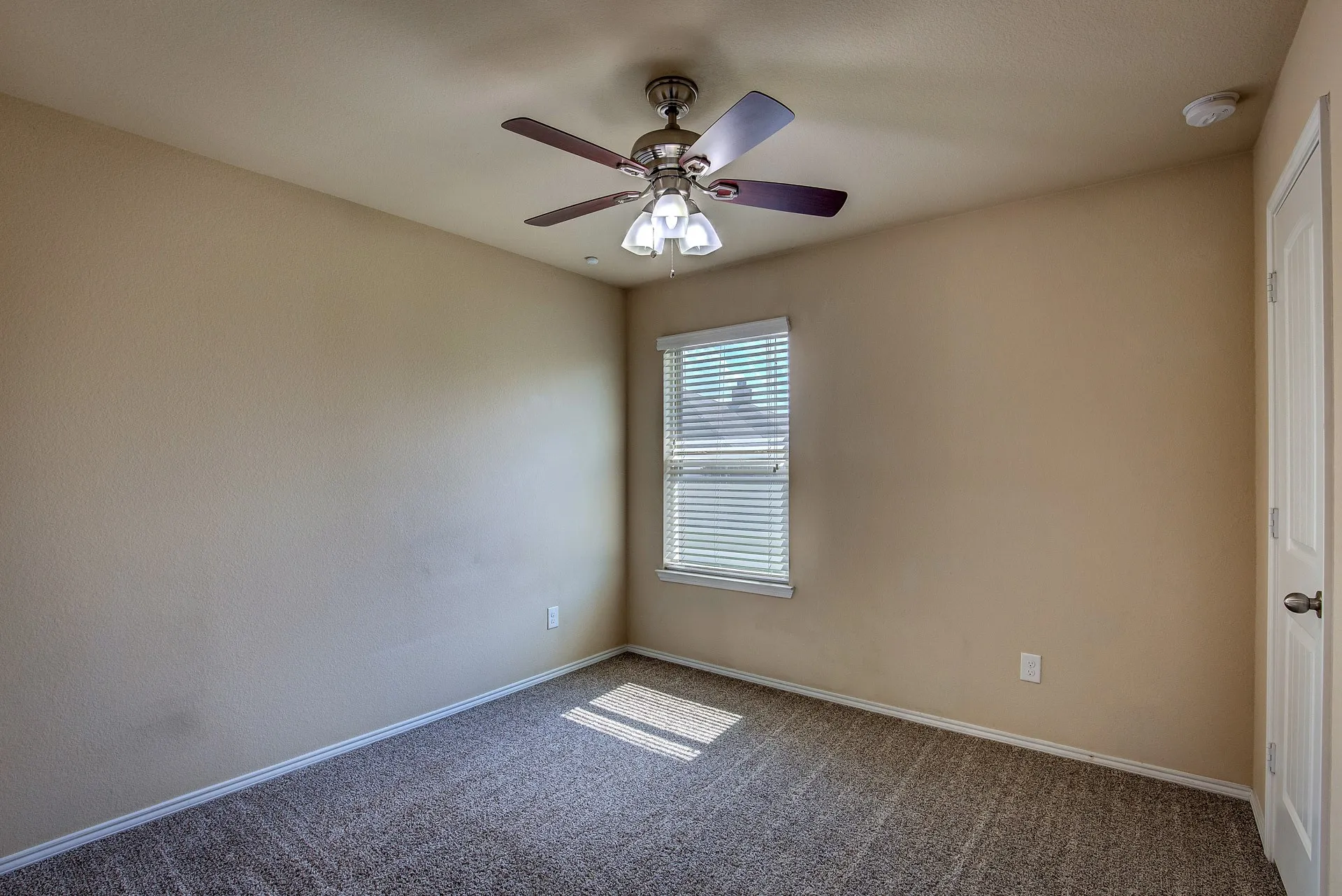 Single Family Residence For Rent in Tarrant County , 14349 Mariposa Lily Lane, Fort Worth, Texas 76052, 3 Bedroom, 2 Bathroom, 2 Garage spaces, 1,390 Sqft, built in 2014, mls#21377718, Real Estate Agent in Fort Worth, Homes For Rent in Tarrant county, Homes For Rent in Fort Worth, Realtor in Fort Worth Texas, Real Estate Brokerage Independent Realty Texas, Luminita Cordes Realtor