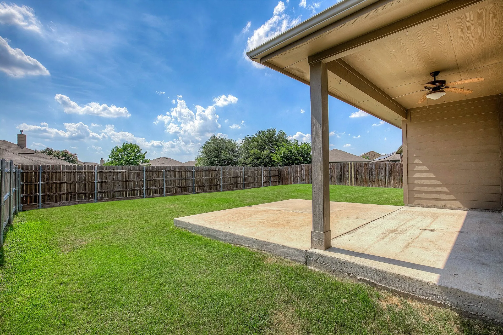 Single Family Residence For Rent in Tarrant County , 14349 Mariposa Lily Lane, Fort Worth, Texas 76052, 3 Bedroom, 2 Bathroom, 2 Garage spaces, 1,390 Sqft, built in 2014, mls#21377718, Real Estate Agent in Fort Worth, Homes For Rent in Tarrant county, Homes For Rent in Fort Worth, Realtor in Fort Worth Texas, Real Estate Brokerage Independent Realty Texas, Luminita Cordes Realtor
