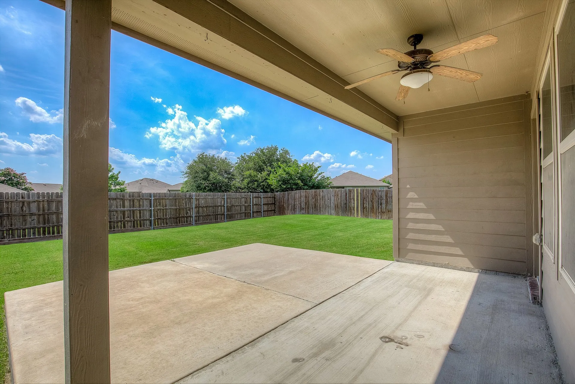 Single Family Residence For Rent in Tarrant County , 14349 Mariposa Lily Lane, Fort Worth, Texas 76052, 3 Bedroom, 2 Bathroom, 2 Garage spaces, 1,390 Sqft, built in 2014, mls#21377718, Real Estate Agent in Fort Worth, Homes For Rent in Tarrant county, Homes For Rent in Fort Worth, Realtor in Fort Worth Texas, Real Estate Brokerage Independent Realty Texas, Luminita Cordes Realtor