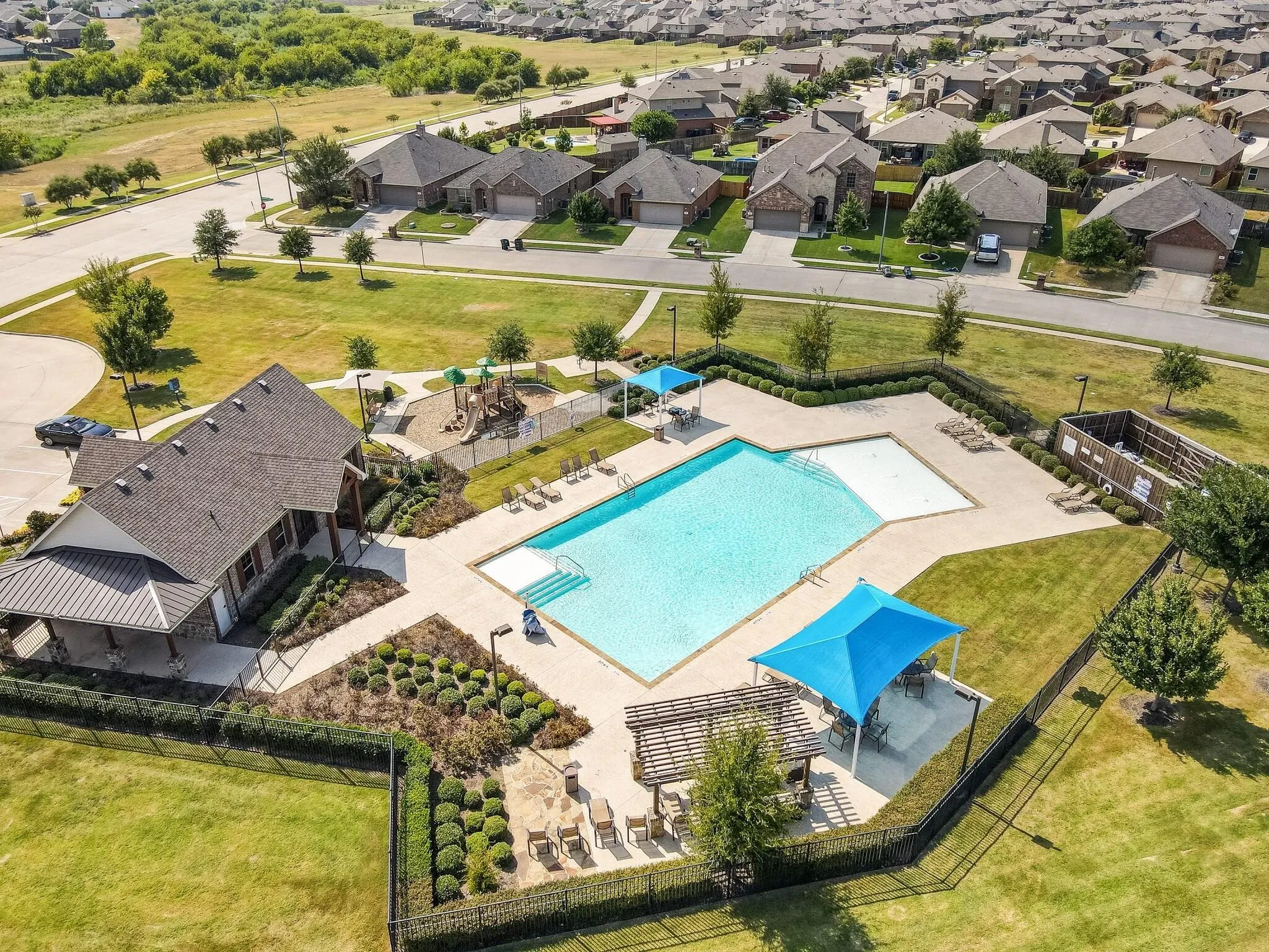Single Family Residence For Rent in Tarrant County , 14349 Mariposa Lily Lane, Fort Worth, Texas 76052, 3 Bedroom, 2 Bathroom, 2 Garage spaces, 1,390 Sqft, built in 2014, mls#21377718, Real Estate Agent in Fort Worth, Homes For Rent in Tarrant county, Homes For Rent in Fort Worth, Realtor in Fort Worth Texas, Real Estate Brokerage Independent Realty Texas, Luminita Cordes Realtor