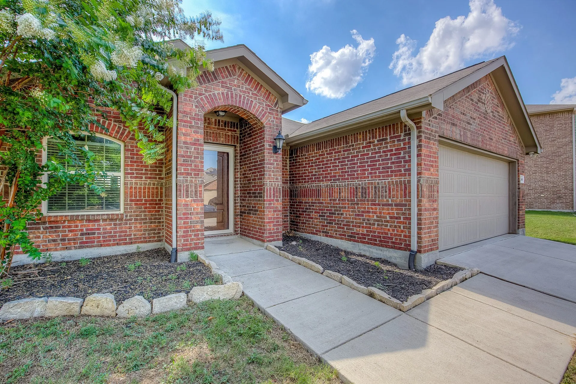 Single Family Residence For Rent in Tarrant County , 14349 Mariposa Lily Lane, Fort Worth, Texas 76052, 3 Bedroom, 2 Bathroom, 2 Garage spaces, 1,390 Sqft, built in 2014, mls#21377718, Real Estate Agent in Fort Worth, Homes For Rent in Tarrant county, Homes For Rent in Fort Worth, Realtor in Fort Worth Texas, Real Estate Brokerage Independent Realty Texas, Luminita Cordes Realtor