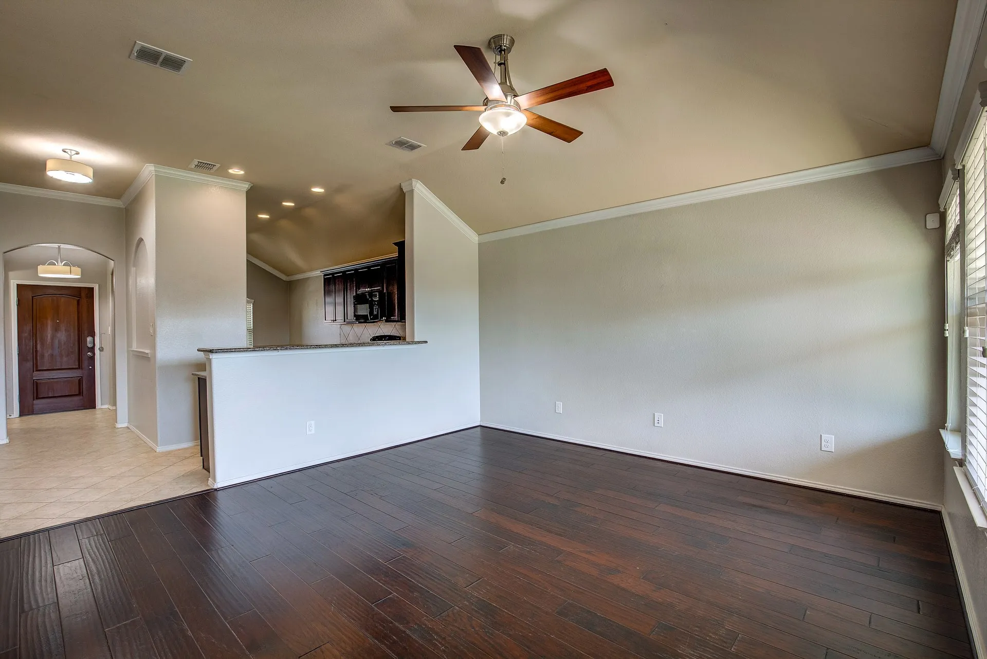 Single Family Residence For Rent in Tarrant County , 14349 Mariposa Lily Lane, Fort Worth, Texas 76052, 3 Bedroom, 2 Bathroom, 2 Garage spaces, 1,390 Sqft, built in 2014, mls#21377718, Real Estate Agent in Fort Worth, Homes For Rent in Tarrant county, Homes For Rent in Fort Worth, Realtor in Fort Worth Texas, Real Estate Brokerage Independent Realty Texas, Luminita Cordes Realtor