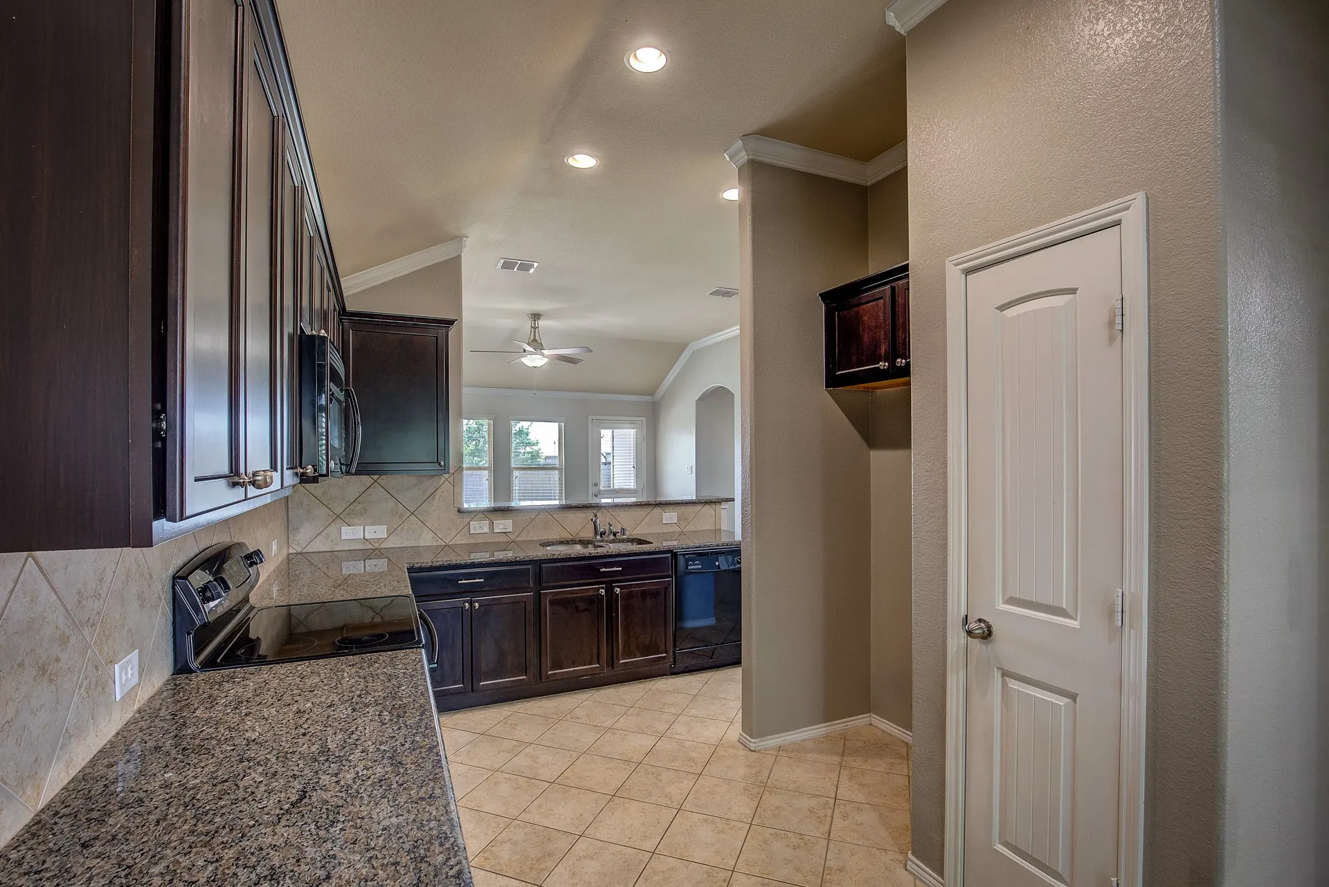 Single Family Residence For Rent in Tarrant County , 14349 Mariposa Lily Lane, Fort Worth, Texas 76052, 3 Bedroom, 2 Bathroom, 2 Garage spaces, 1,390 Sqft, built in 2014, mls#21377718, Real Estate Agent in Fort Worth, Homes For Rent in Tarrant county, Homes For Rent in Fort Worth, Realtor in Fort Worth Texas, Real Estate Brokerage Independent Realty Texas, Luminita Cordes Realtor