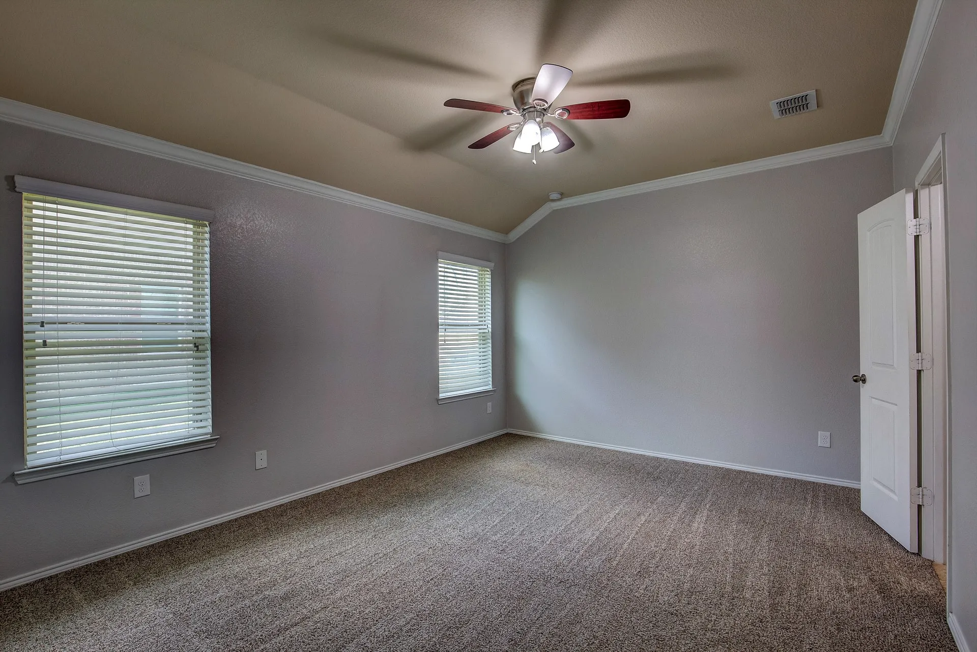 Single Family Residence For Rent in Tarrant County , 14349 Mariposa Lily Lane, Fort Worth, Texas 76052, 3 Bedroom, 2 Bathroom, 2 Garage spaces, 1,390 Sqft, built in 2014, mls#21377718, Real Estate Agent in Fort Worth, Homes For Rent in Tarrant county, Homes For Rent in Fort Worth, Realtor in Fort Worth Texas, Real Estate Brokerage Independent Realty Texas, Luminita Cordes Realtor