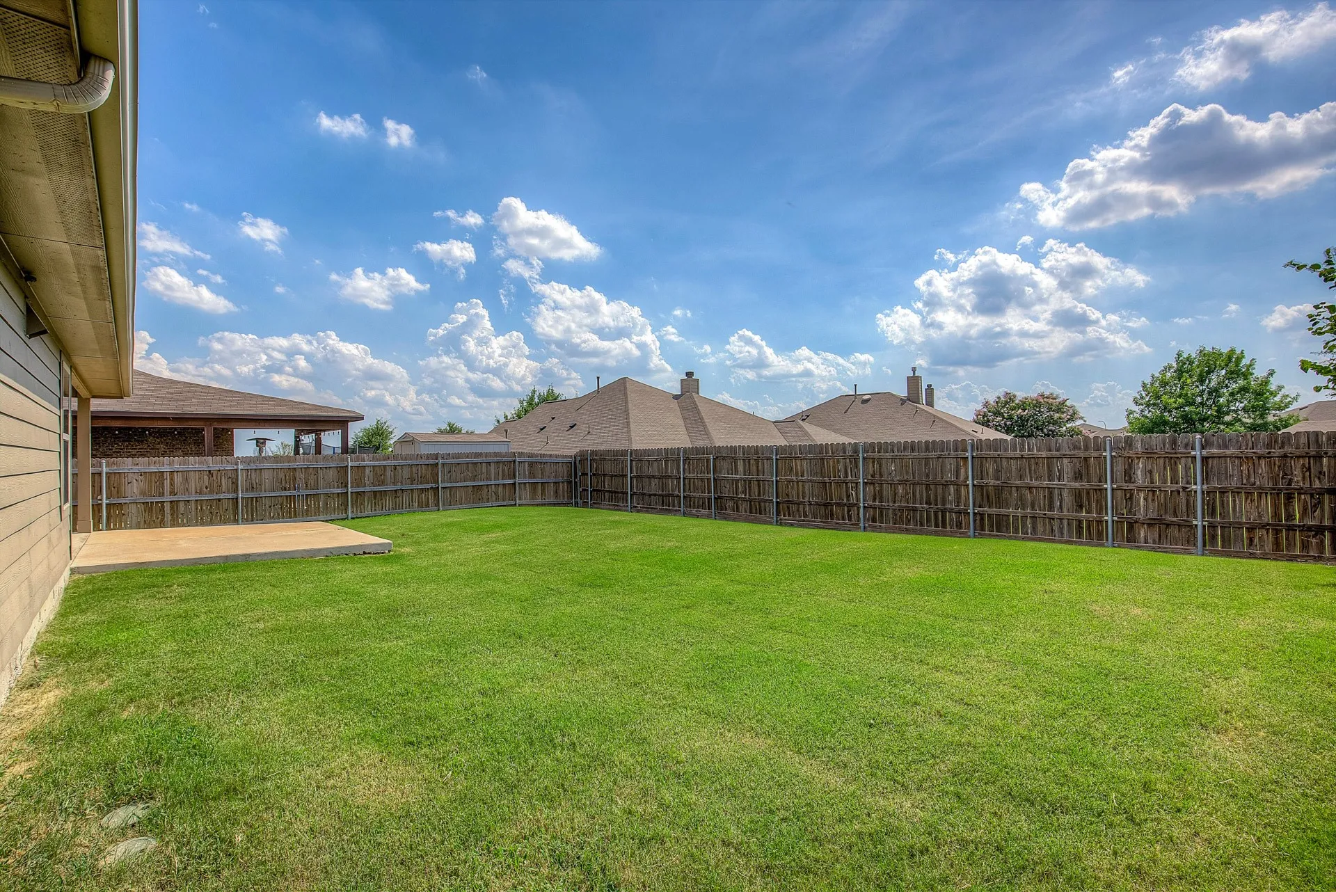 Single Family Residence For Rent in Tarrant County , 14349 Mariposa Lily Lane, Fort Worth, Texas 76052, 3 Bedroom, 2 Bathroom, 2 Garage spaces, 1,390 Sqft, built in 2014, mls#21377718, Real Estate Agent in Fort Worth, Homes For Rent in Tarrant county, Homes For Rent in Fort Worth, Realtor in Fort Worth Texas, Real Estate Brokerage Independent Realty Texas, Luminita Cordes Realtor
