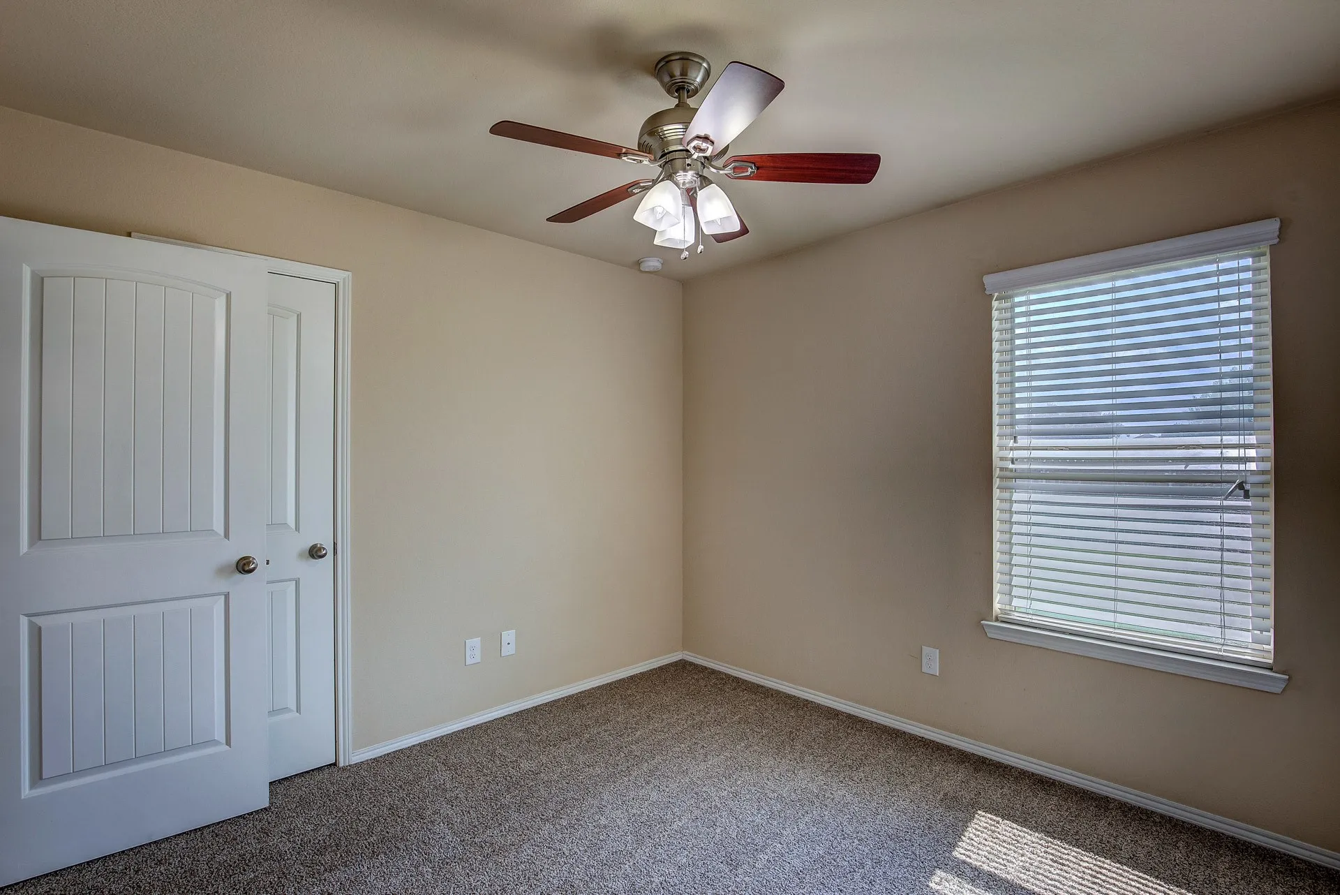 Single Family Residence For Rent in Tarrant County , 14349 Mariposa Lily Lane, Fort Worth, Texas 76052, 3 Bedroom, 2 Bathroom, 2 Garage spaces, 1,390 Sqft, built in 2014, mls#21377718, Real Estate Agent in Fort Worth, Homes For Rent in Tarrant county, Homes For Rent in Fort Worth, Realtor in Fort Worth Texas, Real Estate Brokerage Independent Realty Texas, Luminita Cordes Realtor