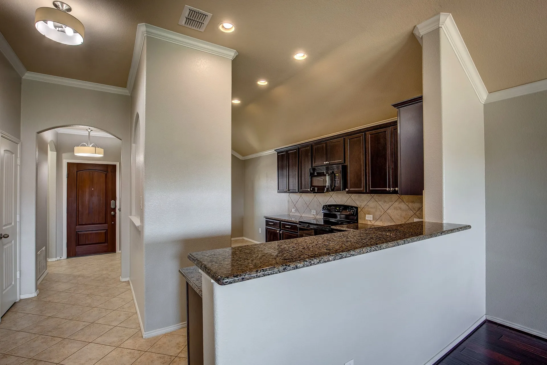 Single Family Residence For Rent in Tarrant County , 14349 Mariposa Lily Lane, Fort Worth, Texas 76052, 3 Bedroom, 2 Bathroom, 2 Garage spaces, 1,390 Sqft, built in 2014, mls#21377718, Real Estate Agent in Fort Worth, Homes For Rent in Tarrant county, Homes For Rent in Fort Worth, Realtor in Fort Worth Texas, Real Estate Brokerage Independent Realty Texas, Luminita Cordes Realtor