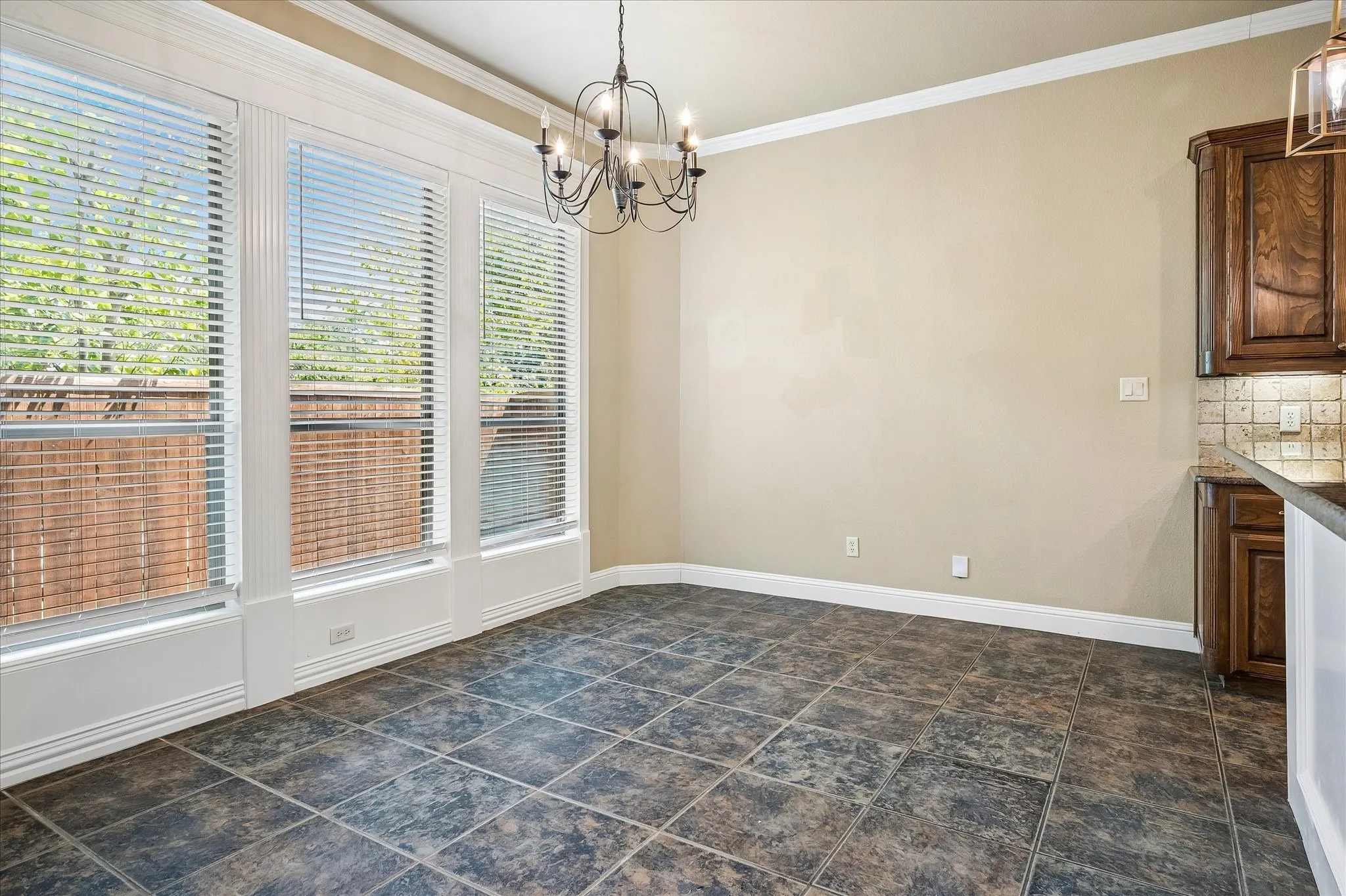 Single Family Residence For Rent in Tarrant County , 7149 Stone Villa Circle, North Richland Hills, Texas 76182, 4 Bedroom, 5 Bathroom, 2 Garage spaces, 2,920 Sqft, built in 2007, mls#21376718, Real Estate Agent in North Richland Hills, Homes For Rent in Tarrant county, Homes For Rent in North Richland Hills, Realtor in North Richland Hills Texas, Real Estate Brokerage Independent Realty Texas, Luminita Cordes Realtor