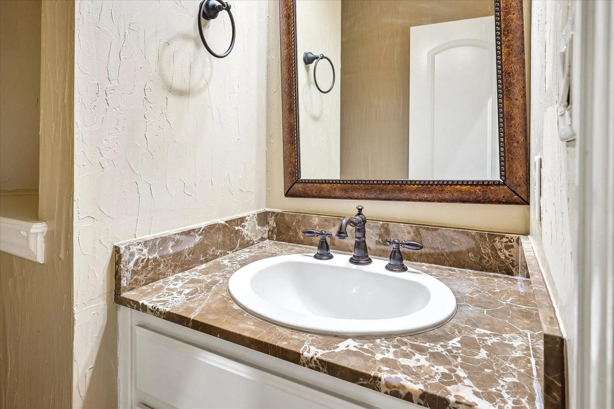 Single Family Residence For Rent in Tarrant County , 7149 Stone Villa Circle, North Richland Hills, Texas 76182, 4 Bedroom, 5 Bathroom, 2 Garage spaces, 2,920 Sqft, built in 2007, mls#21376718, Real Estate Agent in North Richland Hills, Homes For Rent in Tarrant county, Homes For Rent in North Richland Hills, Realtor in North Richland Hills Texas, Real Estate Brokerage Independent Realty Texas, Luminita Cordes Realtor