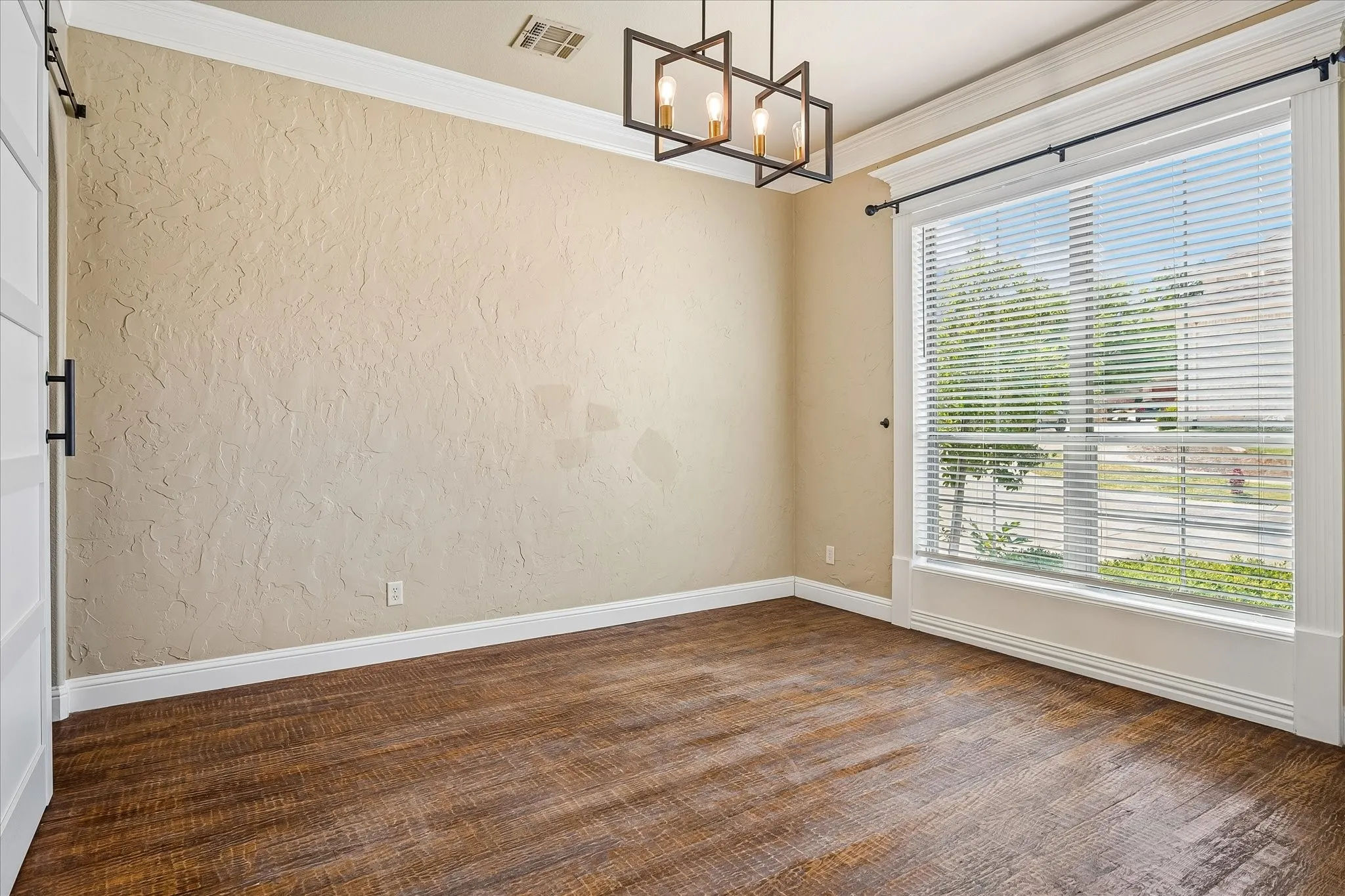 Single Family Residence For Rent in Tarrant County , 7149 Stone Villa Circle, North Richland Hills, Texas 76182, 4 Bedroom, 5 Bathroom, 2 Garage spaces, 2,920 Sqft, built in 2007, mls#21376718, Real Estate Agent in North Richland Hills, Homes For Rent in Tarrant county, Homes For Rent in North Richland Hills, Realtor in North Richland Hills Texas, Real Estate Brokerage Independent Realty Texas, Luminita Cordes Realtor