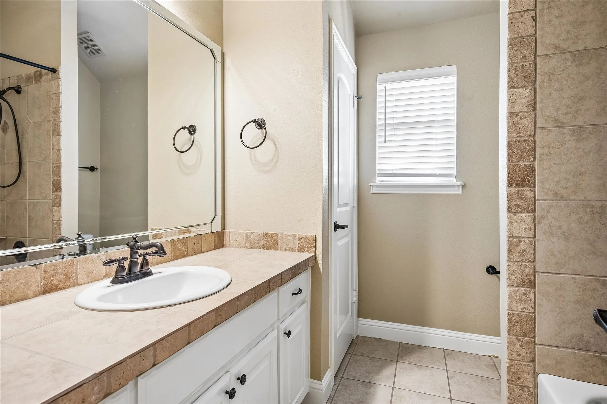 Single Family Residence For Rent in Tarrant County , 7149 Stone Villa Circle, North Richland Hills, Texas 76182, 4 Bedroom, 5 Bathroom, 2 Garage spaces, 2,920 Sqft, built in 2007, mls#21376718, Real Estate Agent in North Richland Hills, Homes For Rent in Tarrant county, Homes For Rent in North Richland Hills, Realtor in North Richland Hills Texas, Real Estate Brokerage Independent Realty Texas, Luminita Cordes Realtor