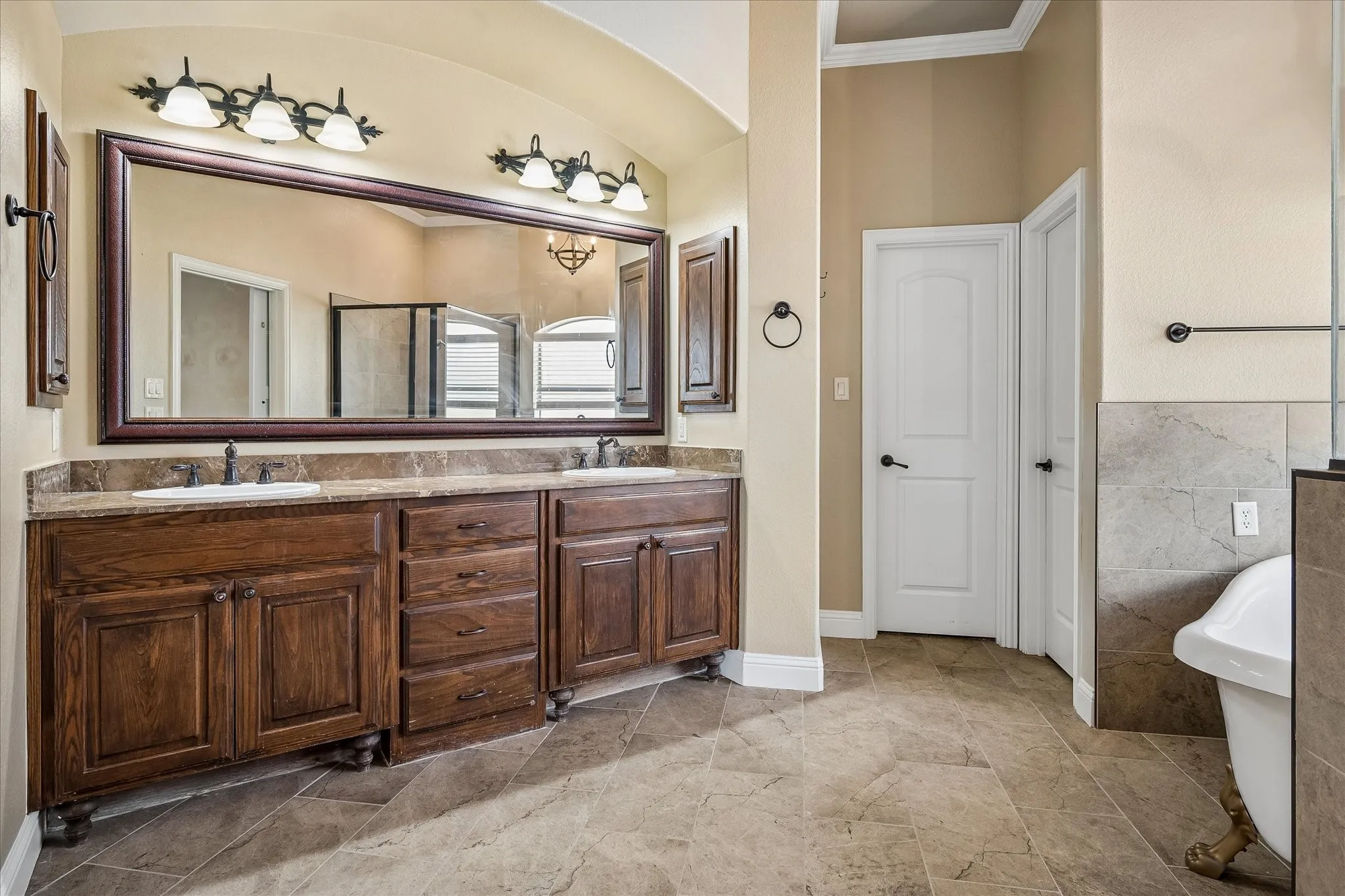 Single Family Residence For Rent in Tarrant County , 7149 Stone Villa Circle, North Richland Hills, Texas 76182, 4 Bedroom, 5 Bathroom, 2 Garage spaces, 2,920 Sqft, built in 2007, mls#21376718, Real Estate Agent in North Richland Hills, Homes For Rent in Tarrant county, Homes For Rent in North Richland Hills, Realtor in North Richland Hills Texas, Real Estate Brokerage Independent Realty Texas, Luminita Cordes Realtor