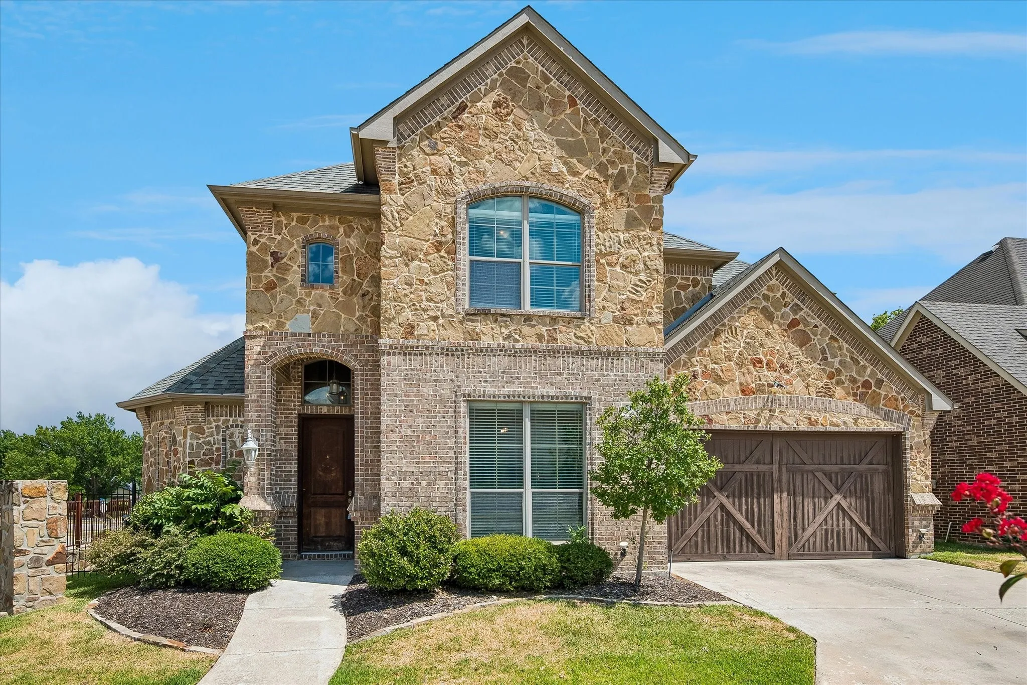 Single Family Residence For Rent in Tarrant County , 7149 Stone Villa Circle, North Richland Hills, Texas 76182, 4 Bedroom, 5 Bathroom, 2 Garage spaces, 2,920 Sqft, built in 2007, mls#21376718, Real Estate Agent in North Richland Hills, Homes For Rent in Tarrant county, Homes For Rent in North Richland Hills, Realtor in North Richland Hills Texas, Real Estate Brokerage Independent Realty Texas, Luminita Cordes Realtor