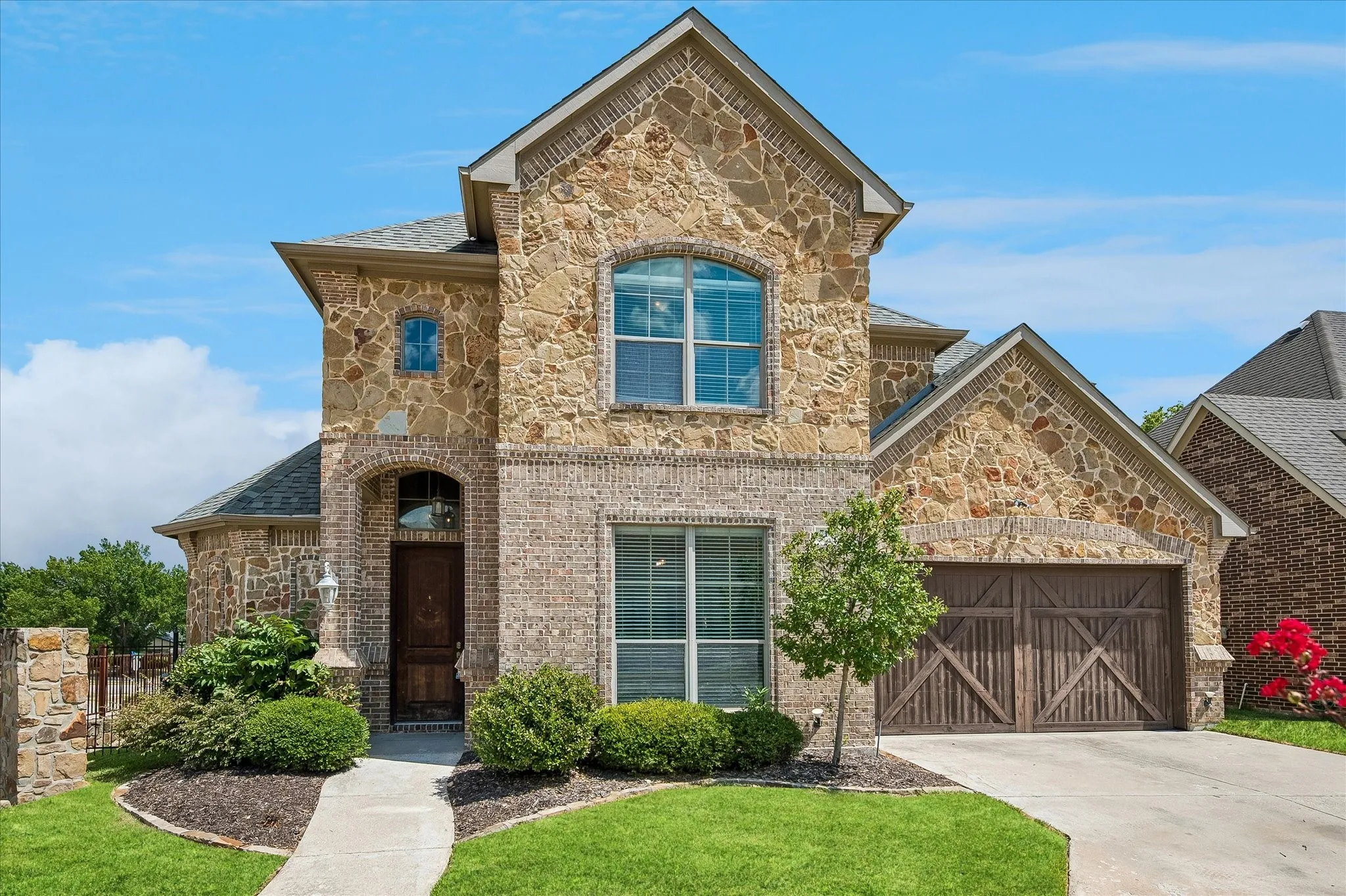 Single Family Residence For Rent in Tarrant County , 7149 Stone Villa Circle, North Richland Hills, Texas 76182, 4 Bedroom, 5 Bathroom, 2 Garage spaces, 2,920 Sqft, built in 2007, mls#21376718, Real Estate Agent in North Richland Hills, Homes For Rent in Tarrant county, Homes For Rent in North Richland Hills, Realtor in North Richland Hills Texas, Real Estate Brokerage Independent Realty Texas, Luminita Cordes Realtor