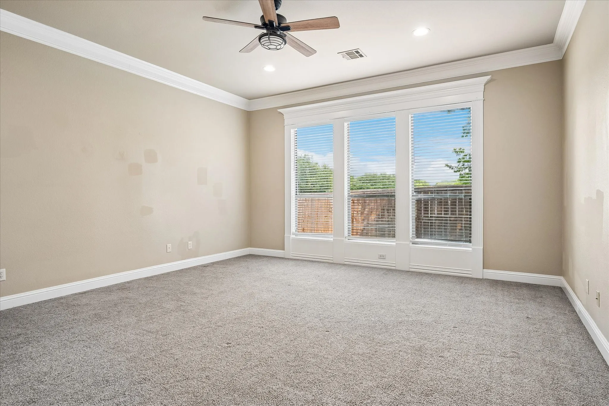 Single Family Residence For Rent in Tarrant County , 7149 Stone Villa Circle, North Richland Hills, Texas 76182, 4 Bedroom, 5 Bathroom, 2 Garage spaces, 2,920 Sqft, built in 2007, mls#21376718, Real Estate Agent in North Richland Hills, Homes For Rent in Tarrant county, Homes For Rent in North Richland Hills, Realtor in North Richland Hills Texas, Real Estate Brokerage Independent Realty Texas, Luminita Cordes Realtor