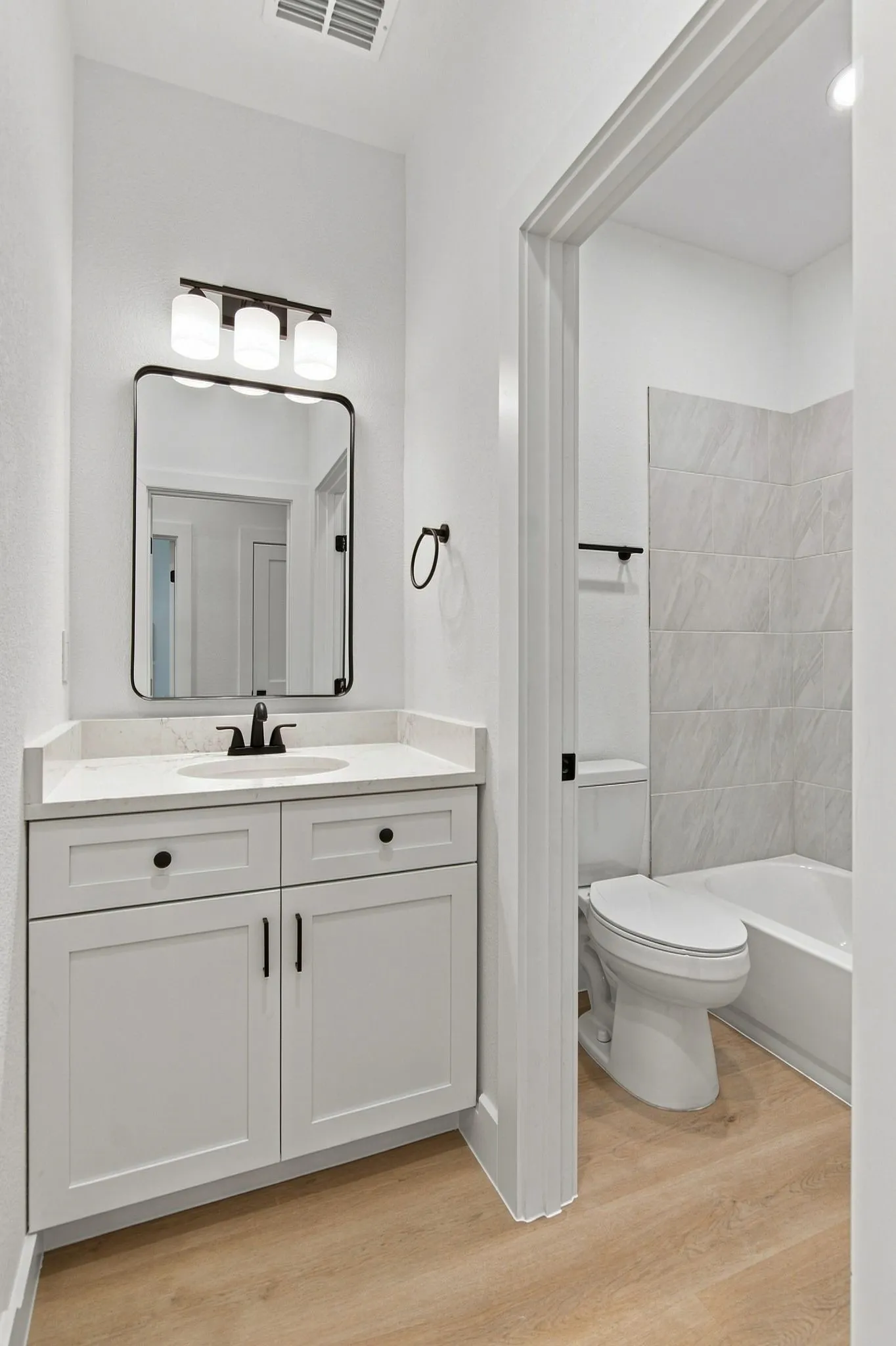 Single Family Residence For Sale in Parker County , 716 Dalton Street, Weatherford, Texas 76086, 4 Bedroom, 2 Bathroom, 2 Garage spaces, 1,916 Sqft, built in 2026, mls#21377269, Real Estate Agent in Weatherford, Homes For Sale in Parker county, Homes For Sale in Weatherford, Realtor in Weatherford Texas, Real Estate Brokerage Independent Realty Texas, Luminita Cordes Realtor