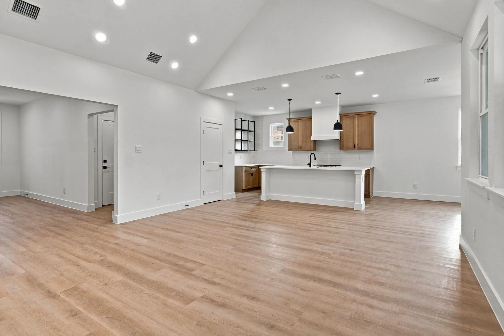 Single Family Residence For Sale in Parker County , 716 Dalton Street, Weatherford, Texas 76086, 4 Bedroom, 2 Bathroom, 2 Garage spaces, 1,916 Sqft, built in 2026, mls#21377269, Real Estate Agent in Weatherford, Homes For Sale in Parker county, Homes For Sale in Weatherford, Realtor in Weatherford Texas, Real Estate Brokerage Independent Realty Texas, Luminita Cordes Realtor