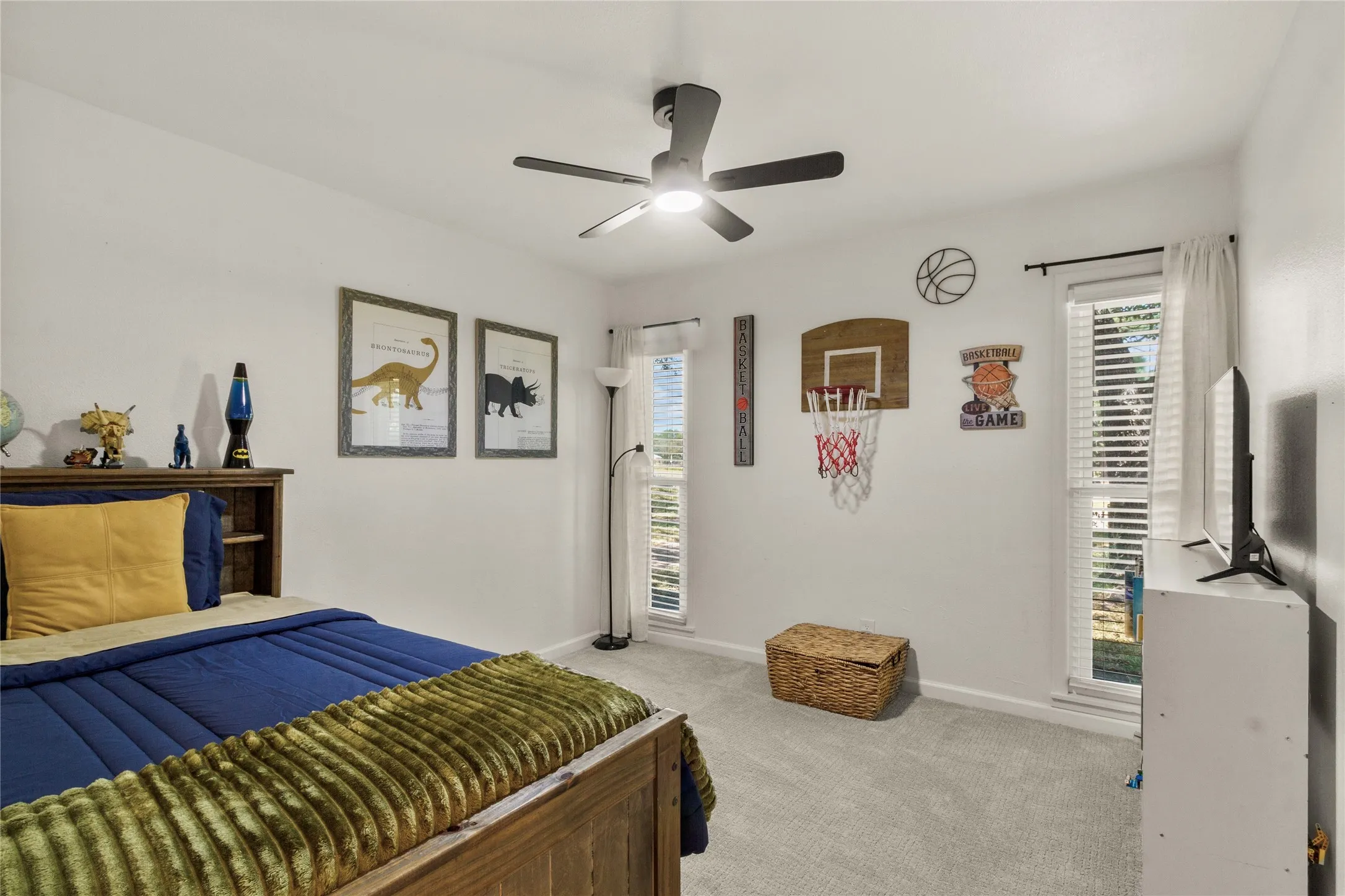 Single Family Residence For Sale in Freestone County , 221 Laurel Lane, Fairfield, Texas 75840, 4 Bedroom, 3 Bathroom, 2 Garage spaces, 2,616 Sqft, built in 1965, mls#21377472, Real Estate Agent in Fairfield, Homes For Sale in Freestone county, Homes For Sale in Fairfield, Realtor in Fairfield Texas, Real Estate Brokerage Independent Realty Texas, Luminita Cordes Realtor