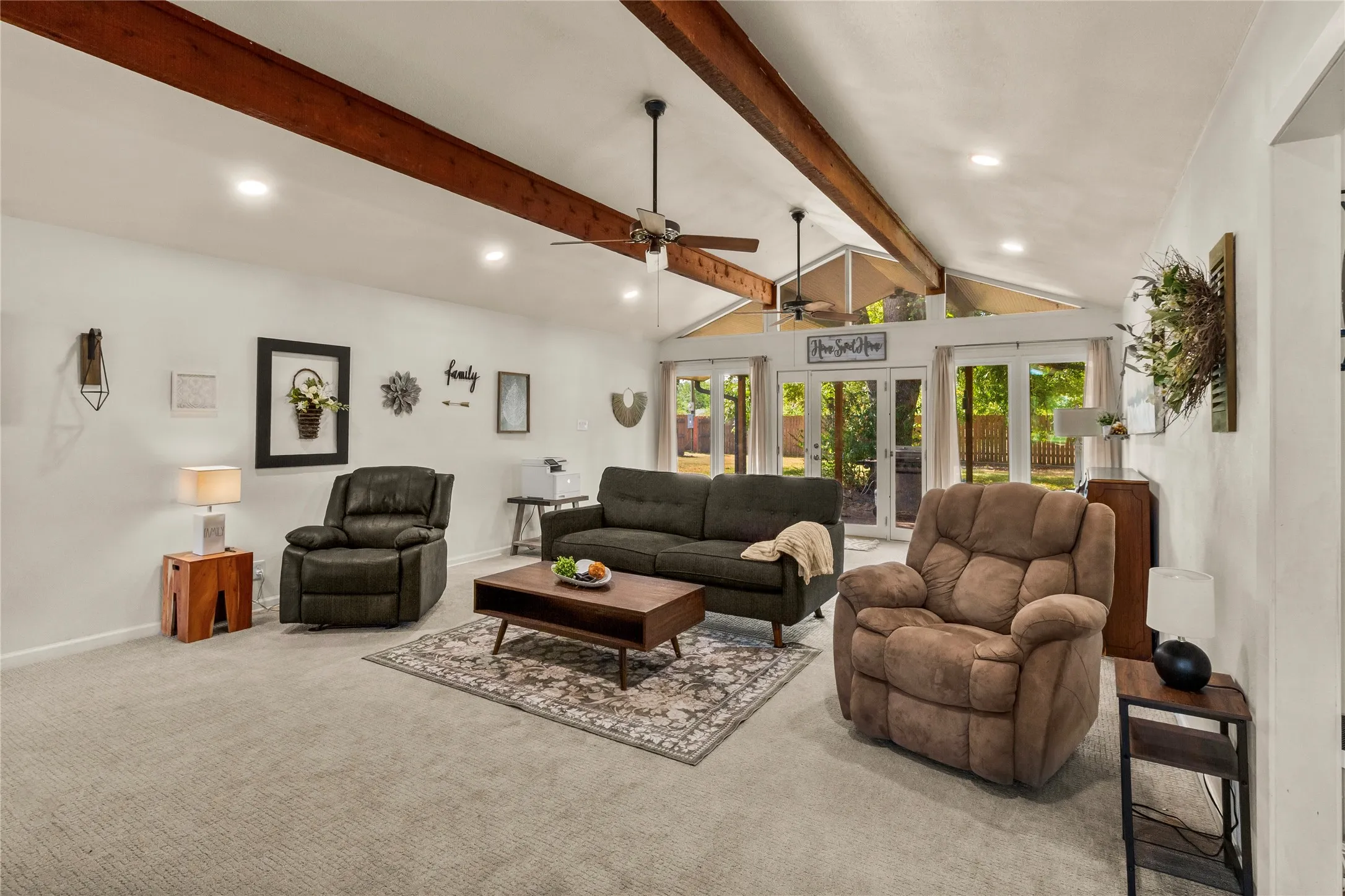 Single Family Residence For Sale in Freestone County , 221 Laurel Lane, Fairfield, Texas 75840, 4 Bedroom, 3 Bathroom, 2 Garage spaces, 2,616 Sqft, built in 1965, mls#21377472, Real Estate Agent in Fairfield, Homes For Sale in Freestone county, Homes For Sale in Fairfield, Realtor in Fairfield Texas, Real Estate Brokerage Independent Realty Texas, Luminita Cordes Realtor