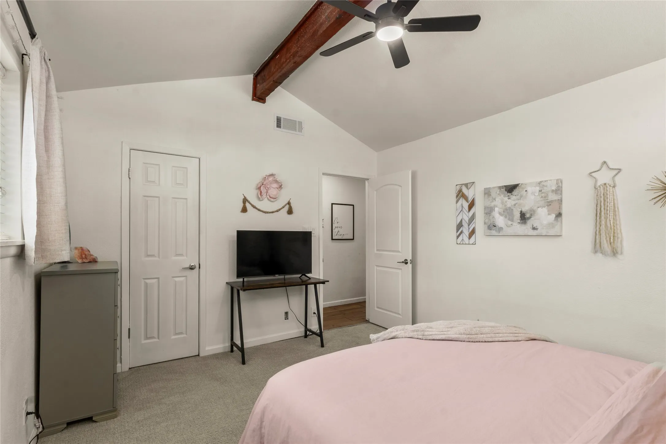 Single Family Residence For Sale in Freestone County , 221 Laurel Lane, Fairfield, Texas 75840, 4 Bedroom, 3 Bathroom, 2 Garage spaces, 2,616 Sqft, built in 1965, mls#21377472, Real Estate Agent in Fairfield, Homes For Sale in Freestone county, Homes For Sale in Fairfield, Realtor in Fairfield Texas, Real Estate Brokerage Independent Realty Texas, Luminita Cordes Realtor