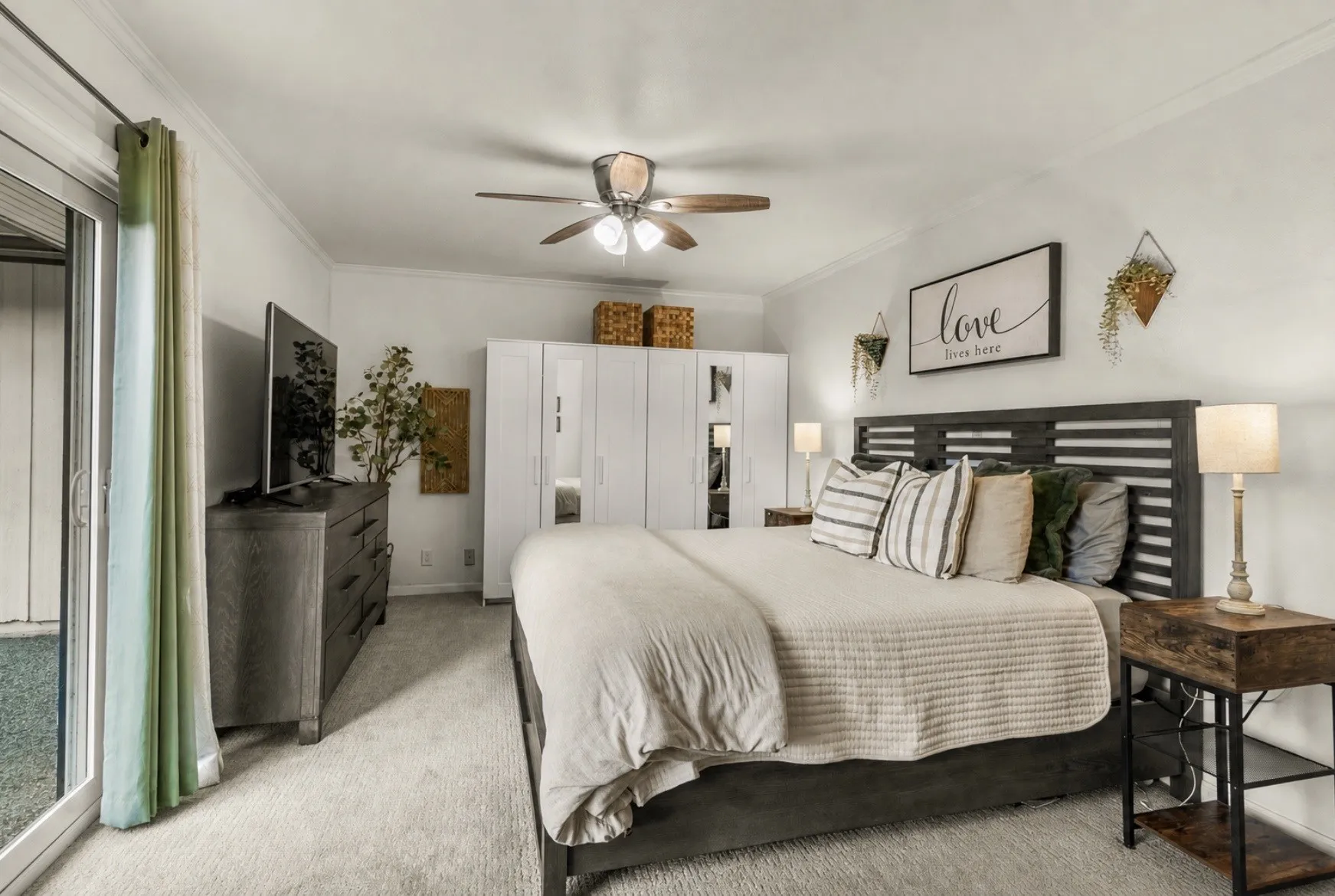 Single Family Residence For Sale in Freestone County , 221 Laurel Lane, Fairfield, Texas 75840, 4 Bedroom, 3 Bathroom, 2 Garage spaces, 2,616 Sqft, built in 1965, mls#21377472, Real Estate Agent in Fairfield, Homes For Sale in Freestone county, Homes For Sale in Fairfield, Realtor in Fairfield Texas, Real Estate Brokerage Independent Realty Texas, Luminita Cordes Realtor