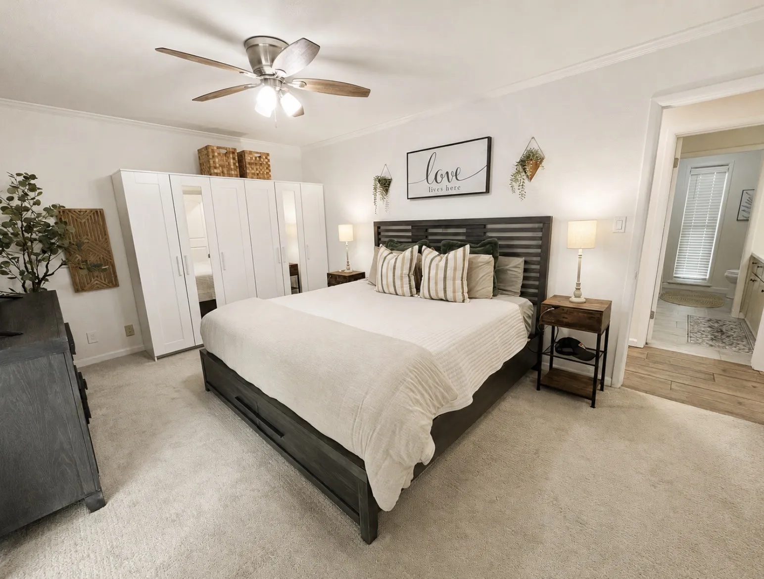 Single Family Residence For Sale in Freestone County , 221 Laurel Lane, Fairfield, Texas 75840, 4 Bedroom, 3 Bathroom, 2 Garage spaces, 2,616 Sqft, built in 1965, mls#21377472, Real Estate Agent in Fairfield, Homes For Sale in Freestone county, Homes For Sale in Fairfield, Realtor in Fairfield Texas, Real Estate Brokerage Independent Realty Texas, Luminita Cordes Realtor
