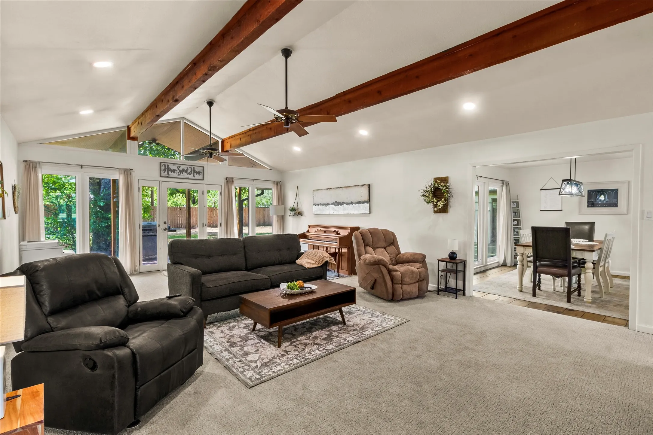 Single Family Residence For Sale in Freestone County , 221 Laurel Lane, Fairfield, Texas 75840, 4 Bedroom, 3 Bathroom, 2 Garage spaces, 2,616 Sqft, built in 1965, mls#21377472, Real Estate Agent in Fairfield, Homes For Sale in Freestone county, Homes For Sale in Fairfield, Realtor in Fairfield Texas, Real Estate Brokerage Independent Realty Texas, Luminita Cordes Realtor