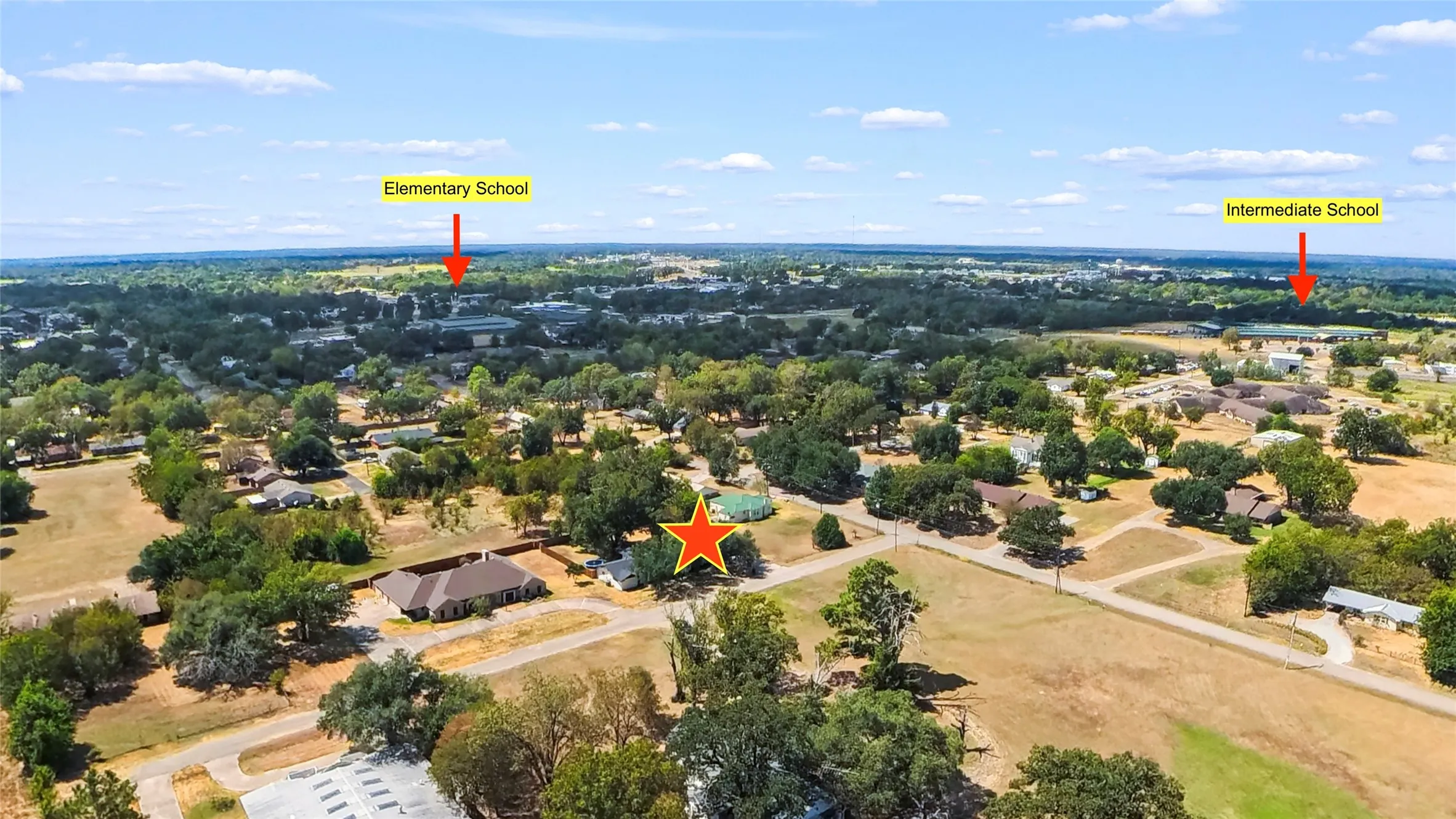 Single Family Residence For Sale in Freestone County , 221 Laurel Lane, Fairfield, Texas 75840, 4 Bedroom, 3 Bathroom, 2 Garage spaces, 2,616 Sqft, built in 1965, mls#21377472, Real Estate Agent in Fairfield, Homes For Sale in Freestone county, Homes For Sale in Fairfield, Realtor in Fairfield Texas, Real Estate Brokerage Independent Realty Texas, Luminita Cordes Realtor