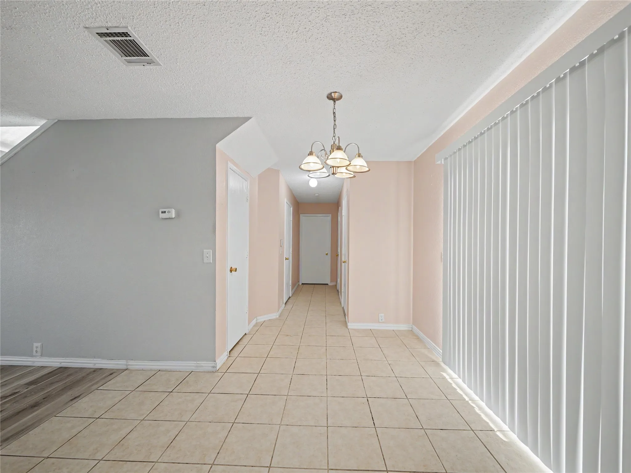 Single Family Residence For Sale in Tarrant County , 8513 Horse Whisper Lane, Fort Worth, Texas 76131, 4 Bedroom, 3 Bathroom, 2 Garage spaces, 1,687 Sqft, built in 2002, mls#21377729, Real Estate Agent in Fort Worth, Homes For Sale in Tarrant county, Homes For Sale in Fort Worth, Realtor in Fort Worth Texas, Real Estate Brokerage Independent Realty Texas, Luminita Cordes Realtor