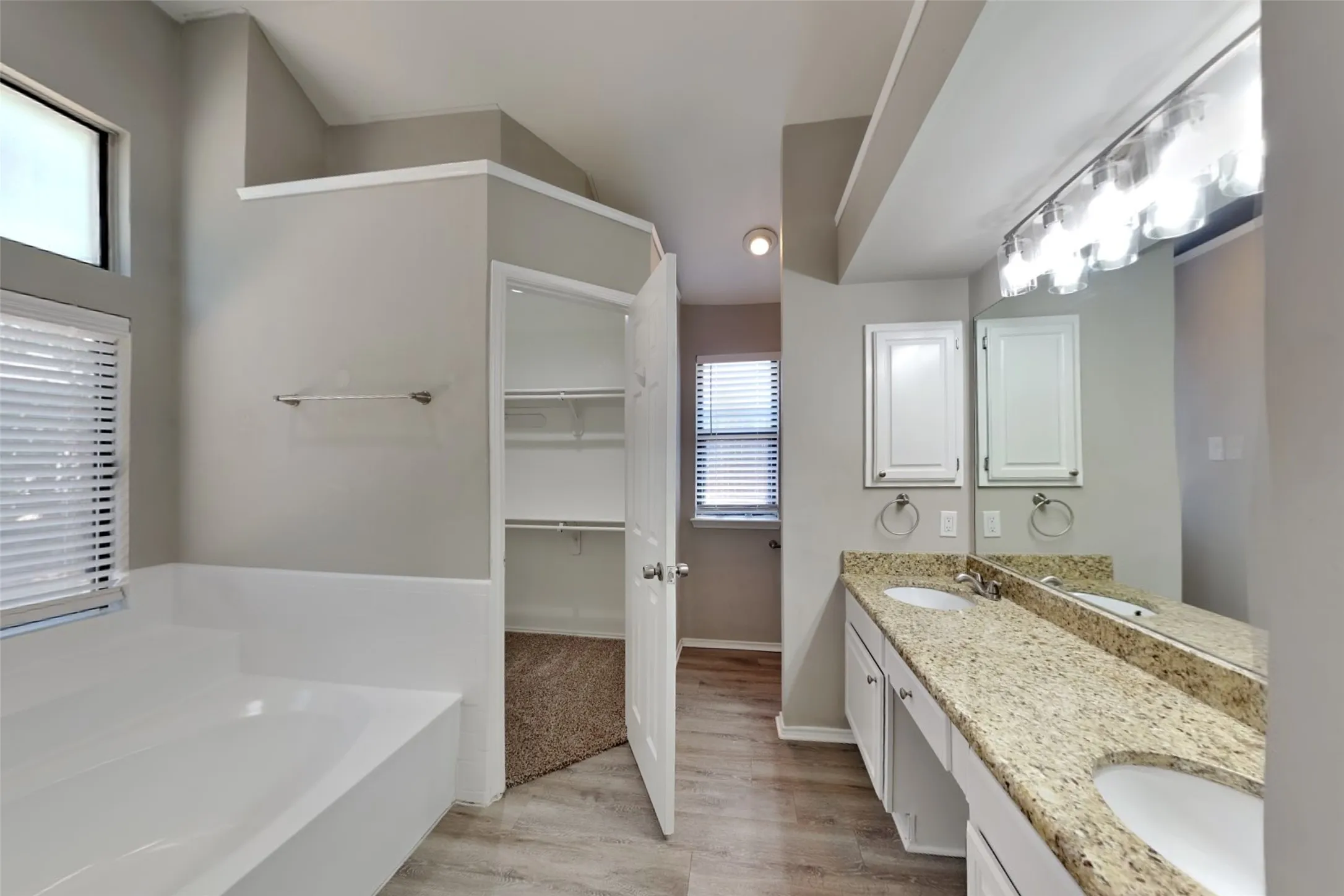 Single Family Residence For Rent in Denton County , 1804 Chatham Drive, Flower Mound, Texas 75028, 3 Bedroom, 2 Bathroom, 2 Garage spaces, 1,904 Sqft, built in 1986, mls#21377725, Real Estate Agent in Flower Mound, Homes For Rent in Denton county, Homes For Rent in Flower Mound, Realtor in Flower Mound Texas, Real Estate Brokerage Independent Realty Texas, Luminita Cordes Realtor