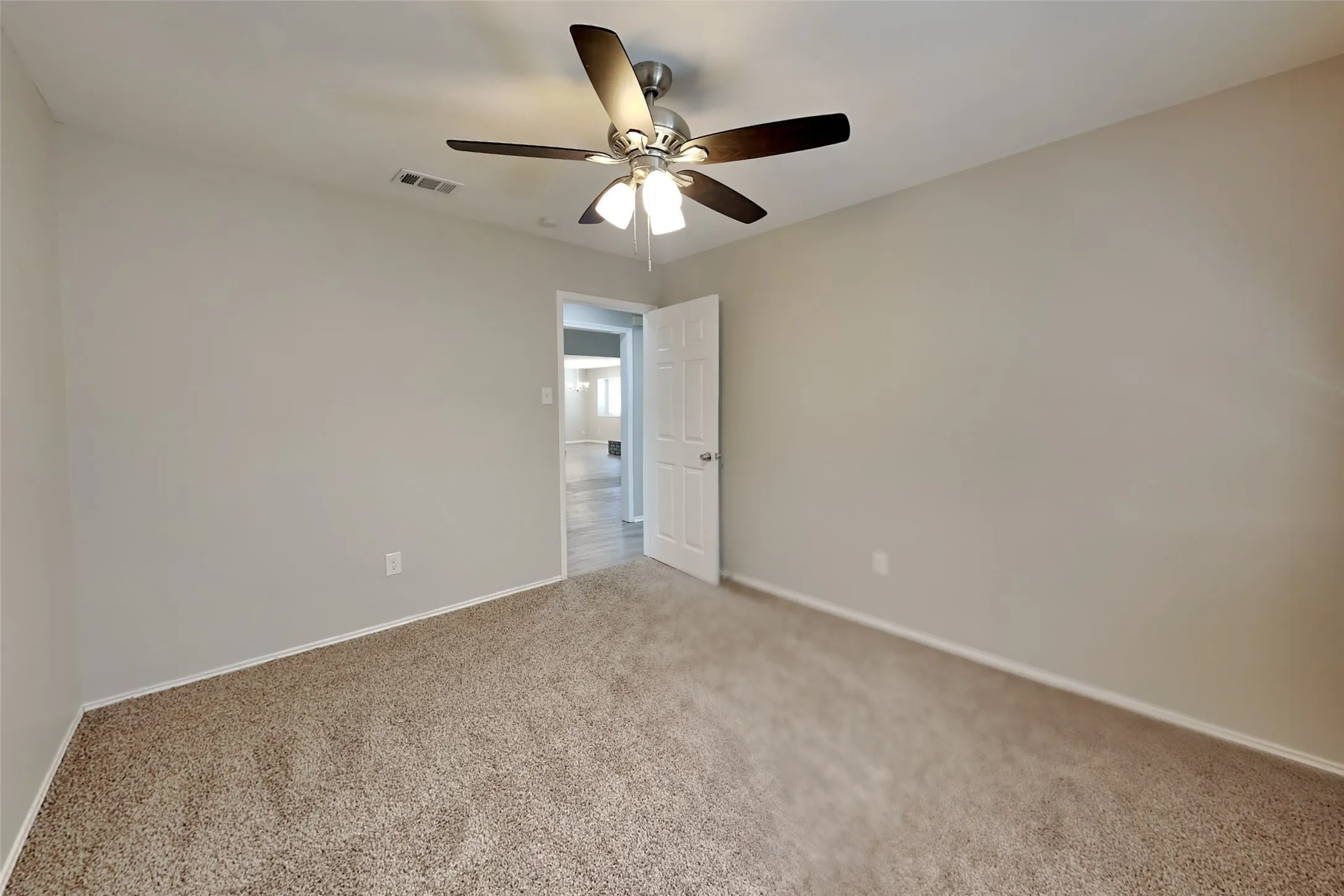 Single Family Residence For Rent in Denton County , 1804 Chatham Drive, Flower Mound, Texas 75028, 3 Bedroom, 2 Bathroom, 2 Garage spaces, 1,904 Sqft, built in 1986, mls#21377725, Real Estate Agent in Flower Mound, Homes For Rent in Denton county, Homes For Rent in Flower Mound, Realtor in Flower Mound Texas, Real Estate Brokerage Independent Realty Texas, Luminita Cordes Realtor
