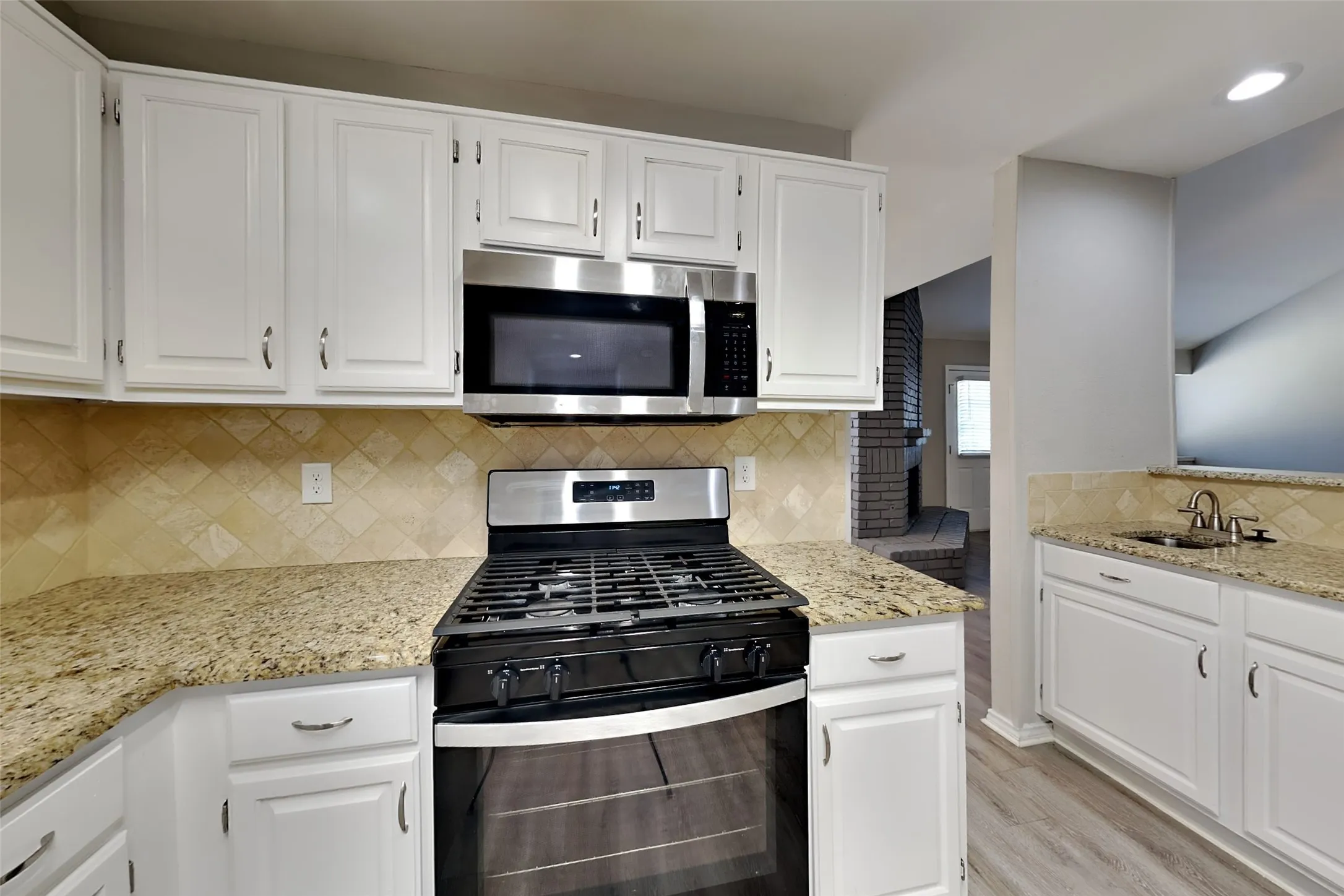 Single Family Residence For Rent in Denton County , 1804 Chatham Drive, Flower Mound, Texas 75028, 3 Bedroom, 2 Bathroom, 2 Garage spaces, 1,904 Sqft, built in 1986, mls#21377725, Real Estate Agent in Flower Mound, Homes For Rent in Denton county, Homes For Rent in Flower Mound, Realtor in Flower Mound Texas, Real Estate Brokerage Independent Realty Texas, Luminita Cordes Realtor
