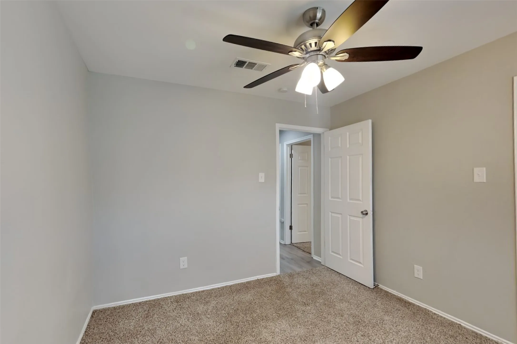 Single Family Residence For Rent in Denton County , 1804 Chatham Drive, Flower Mound, Texas 75028, 3 Bedroom, 2 Bathroom, 2 Garage spaces, 1,904 Sqft, built in 1986, mls#21377725, Real Estate Agent in Flower Mound, Homes For Rent in Denton county, Homes For Rent in Flower Mound, Realtor in Flower Mound Texas, Real Estate Brokerage Independent Realty Texas, Luminita Cordes Realtor