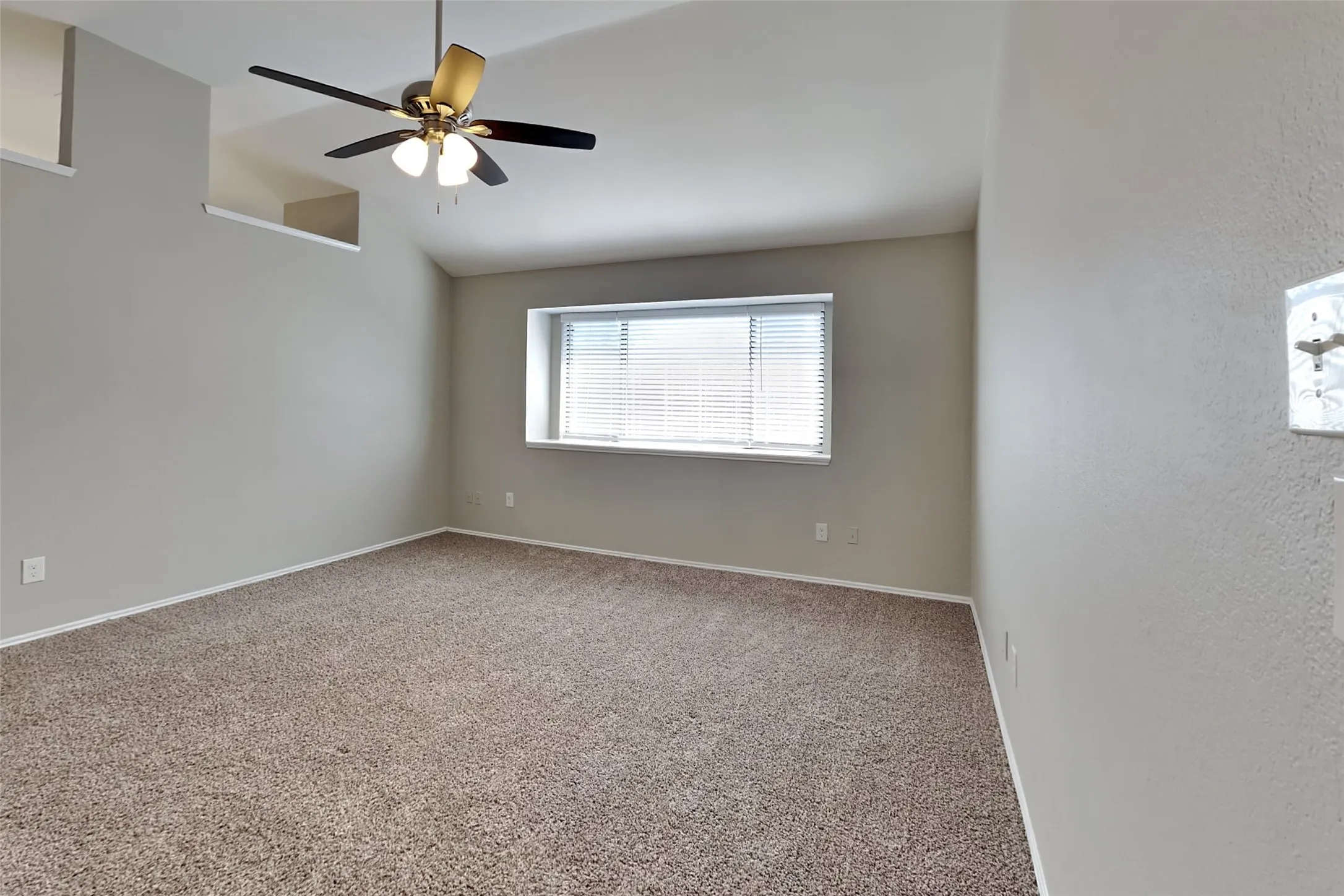 Single Family Residence For Rent in Denton County , 1804 Chatham Drive, Flower Mound, Texas 75028, 3 Bedroom, 2 Bathroom, 2 Garage spaces, 1,904 Sqft, built in 1986, mls#21377725, Real Estate Agent in Flower Mound, Homes For Rent in Denton county, Homes For Rent in Flower Mound, Realtor in Flower Mound Texas, Real Estate Brokerage Independent Realty Texas, Luminita Cordes Realtor