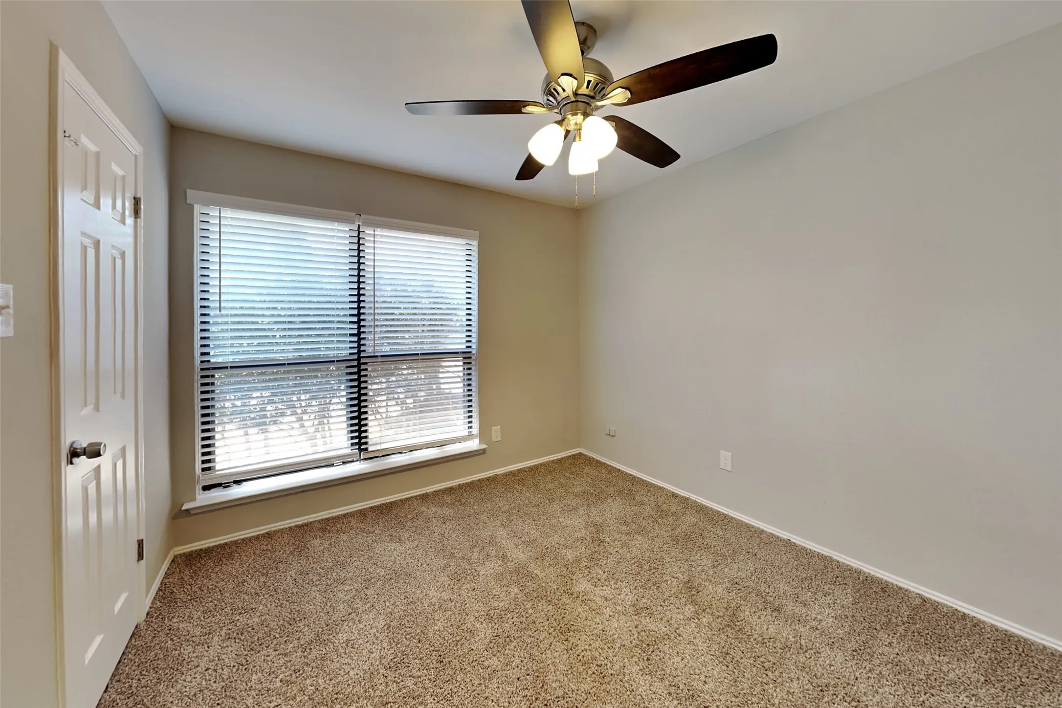 Single Family Residence For Rent in Denton County , 1804 Chatham Drive, Flower Mound, Texas 75028, 3 Bedroom, 2 Bathroom, 2 Garage spaces, 1,904 Sqft, built in 1986, mls#21377725, Real Estate Agent in Flower Mound, Homes For Rent in Denton county, Homes For Rent in Flower Mound, Realtor in Flower Mound Texas, Real Estate Brokerage Independent Realty Texas, Luminita Cordes Realtor