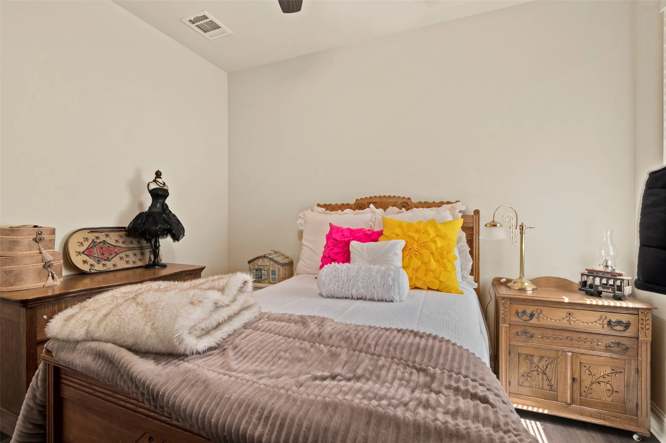 Single Family Residence For Sale in Denton County , 15 Pleasant Valley, Sanger, Texas 76266, 4 Bedroom, 2 Bathroom, 2 Garage spaces, 1,669 Sqft, built in 2019, mls#21377738, Real Estate Agent in Sanger, Homes For Sale in Denton county, Homes For Sale in Sanger, Realtor in Sanger Texas, Real Estate Brokerage Independent Realty Texas, Luminita Cordes Realtor