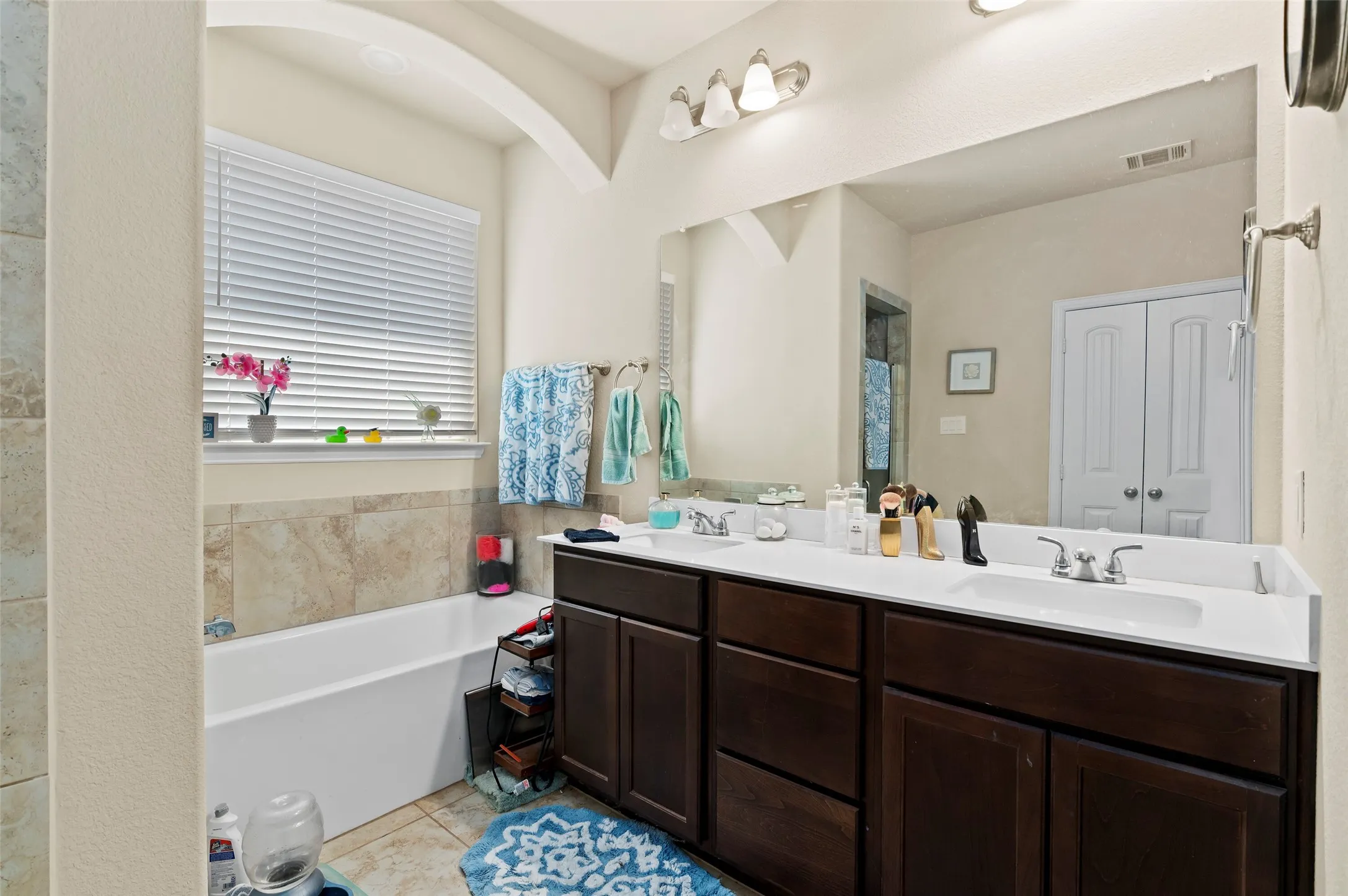Single Family Residence For Sale in Denton County , 15 Pleasant Valley, Sanger, Texas 76266, 4 Bedroom, 2 Bathroom, 2 Garage spaces, 1,669 Sqft, built in 2019, mls#21377738, Real Estate Agent in Sanger, Homes For Sale in Denton county, Homes For Sale in Sanger, Realtor in Sanger Texas, Real Estate Brokerage Independent Realty Texas, Luminita Cordes Realtor