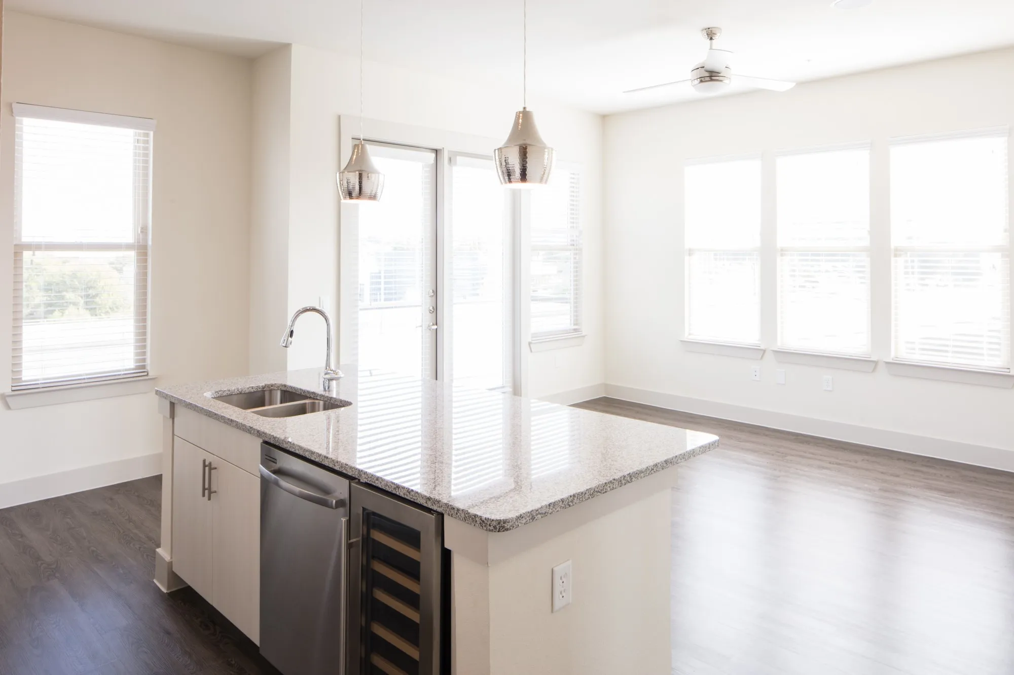 Apartment For Rent in Tarrant County , 2101 W Rosedale Street 212, Fort Worth, Texas 76104, 1 Bedroom, 1 Bathroom, 9 Garage spaces, 700 Sqft, built in 2017, mls#21377740, Real Estate Agent in Fort Worth, Homes For Rent in Tarrant county, Homes For Rent in Fort Worth, Realtor in Fort Worth Texas, Real Estate Brokerage Independent Realty Texas, Luminita Cordes Realtor