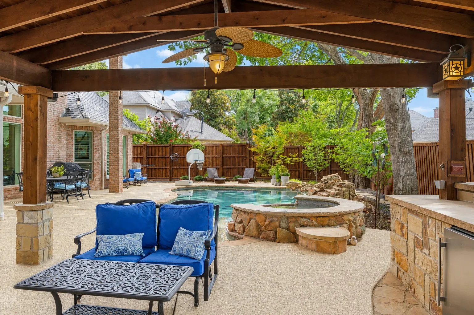 Single Family Residence For Sale in Dallas County , 625 Cambridge Manor Lane, Coppell, Texas 75019, 4 Bedroom, 4 Bathroom, 3 Garage spaces, 3,777 Sqft, built in 1996, mls#21376062, Real Estate Agent in Coppell, Homes For Sale in Dallas county, Homes For Sale in Coppell, Realtor in Coppell Texas, Real Estate Brokerage Independent Realty Texas, Luminita Cordes Realtor