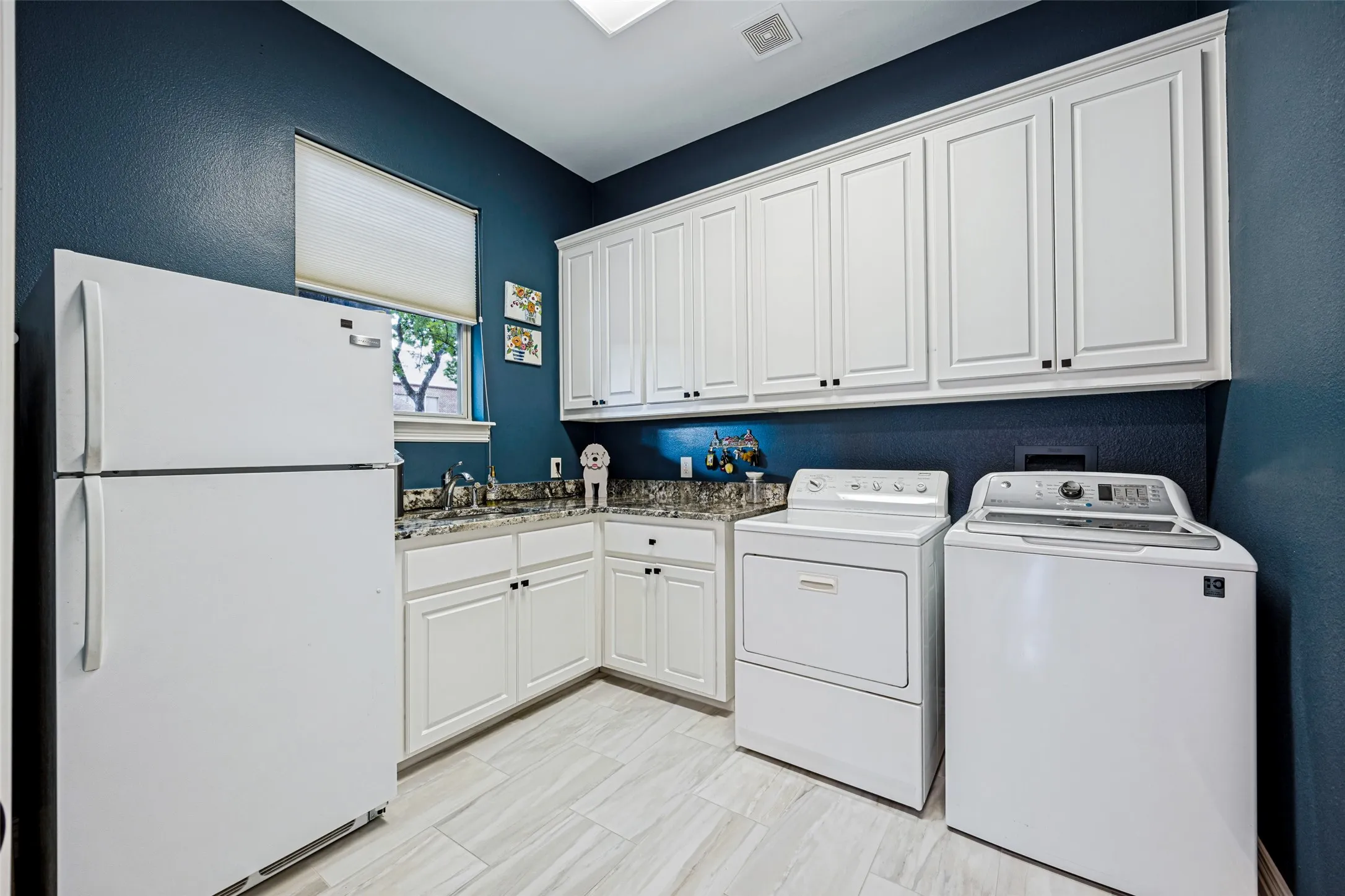 Single Family Residence For Sale in Dallas County , 625 Cambridge Manor Lane, Coppell, Texas 75019, 4 Bedroom, 4 Bathroom, 3 Garage spaces, 3,777 Sqft, built in 1996, mls#21376062, Real Estate Agent in Coppell, Homes For Sale in Dallas county, Homes For Sale in Coppell, Realtor in Coppell Texas, Real Estate Brokerage Independent Realty Texas, Luminita Cordes Realtor