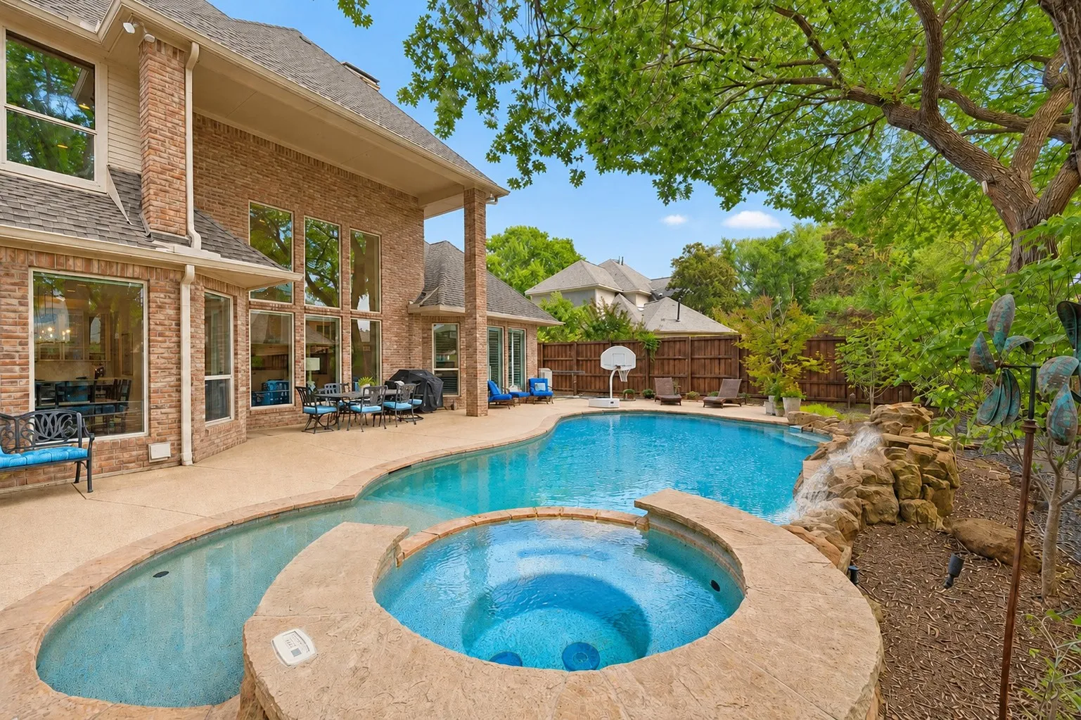 Single Family Residence For Sale in Dallas County , 625 Cambridge Manor Lane, Coppell, Texas 75019, 4 Bedroom, 4 Bathroom, 3 Garage spaces, 3,777 Sqft, built in 1996, mls#21376062, Real Estate Agent in Coppell, Homes For Sale in Dallas county, Homes For Sale in Coppell, Realtor in Coppell Texas, Real Estate Brokerage Independent Realty Texas, Luminita Cordes Realtor