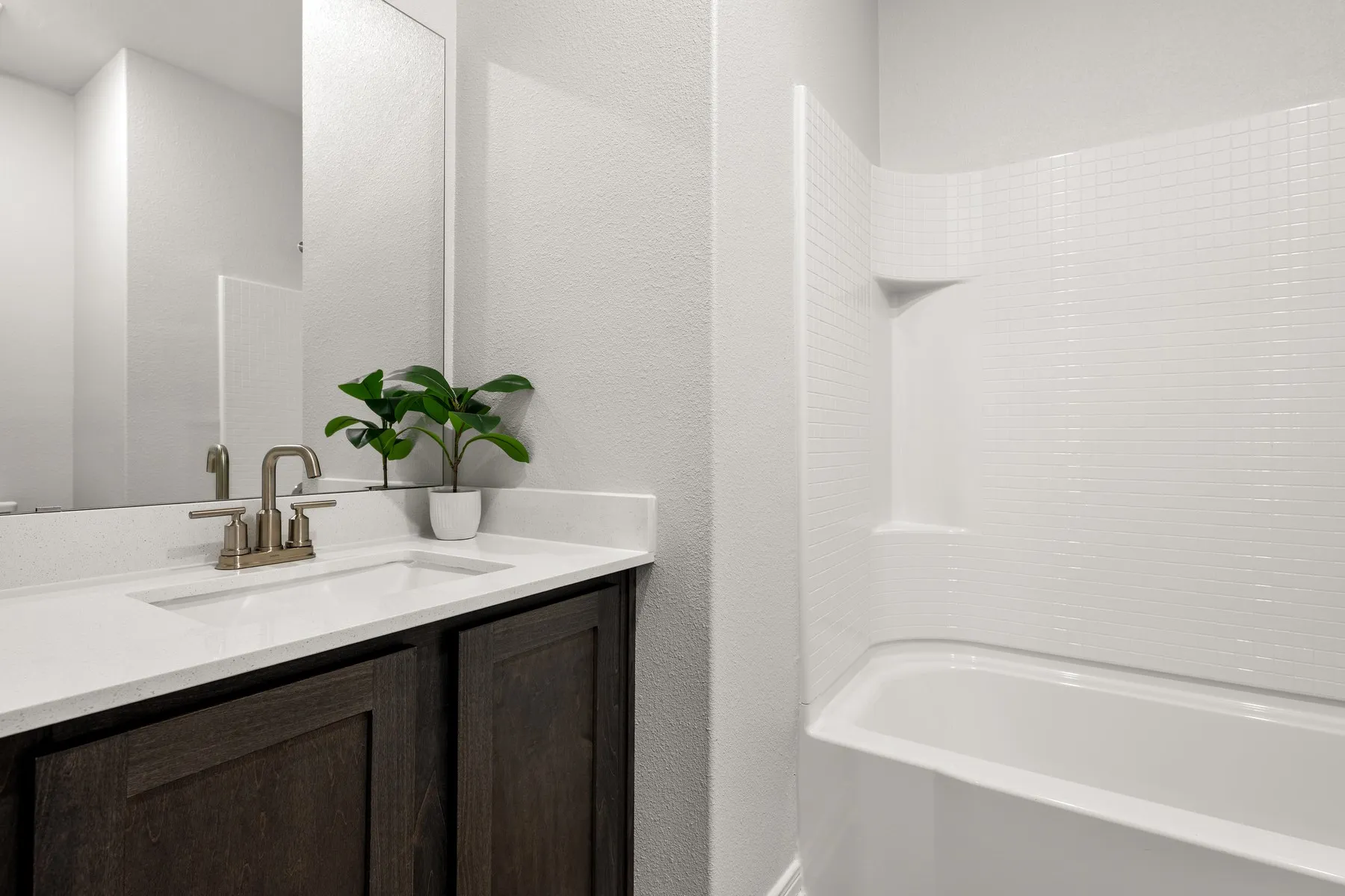 Single Family Residence For Rent in Tarrant County , 1313 Tilton Drive, Fort Worth, Texas 76140, 3 Bedroom, 2 Bathroom, 2 Garage spaces, 1,316 Sqft, built in 2026, mls#21377746, Real Estate Agent in Fort Worth, Homes For Rent in Tarrant county, Homes For Rent in Fort Worth, Realtor in Fort Worth Texas, Real Estate Brokerage Independent Realty Texas, Luminita Cordes Realtor