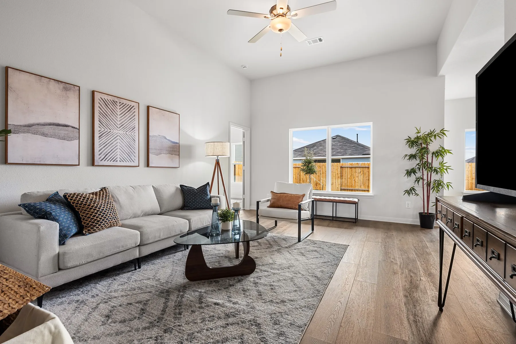 Single Family Residence For Rent in Tarrant County , 1304 Helca Drive, Fort Worth, Texas 76140, 3 Bedroom, 2 Bathroom, 2 Garage spaces, 1,316 Sqft, built in 2026, mls#21377749, Real Estate Agent in Fort Worth, Homes For Rent in Tarrant county, Homes For Rent in Fort Worth, Realtor in Fort Worth Texas, Real Estate Brokerage Independent Realty Texas, Luminita Cordes Realtor