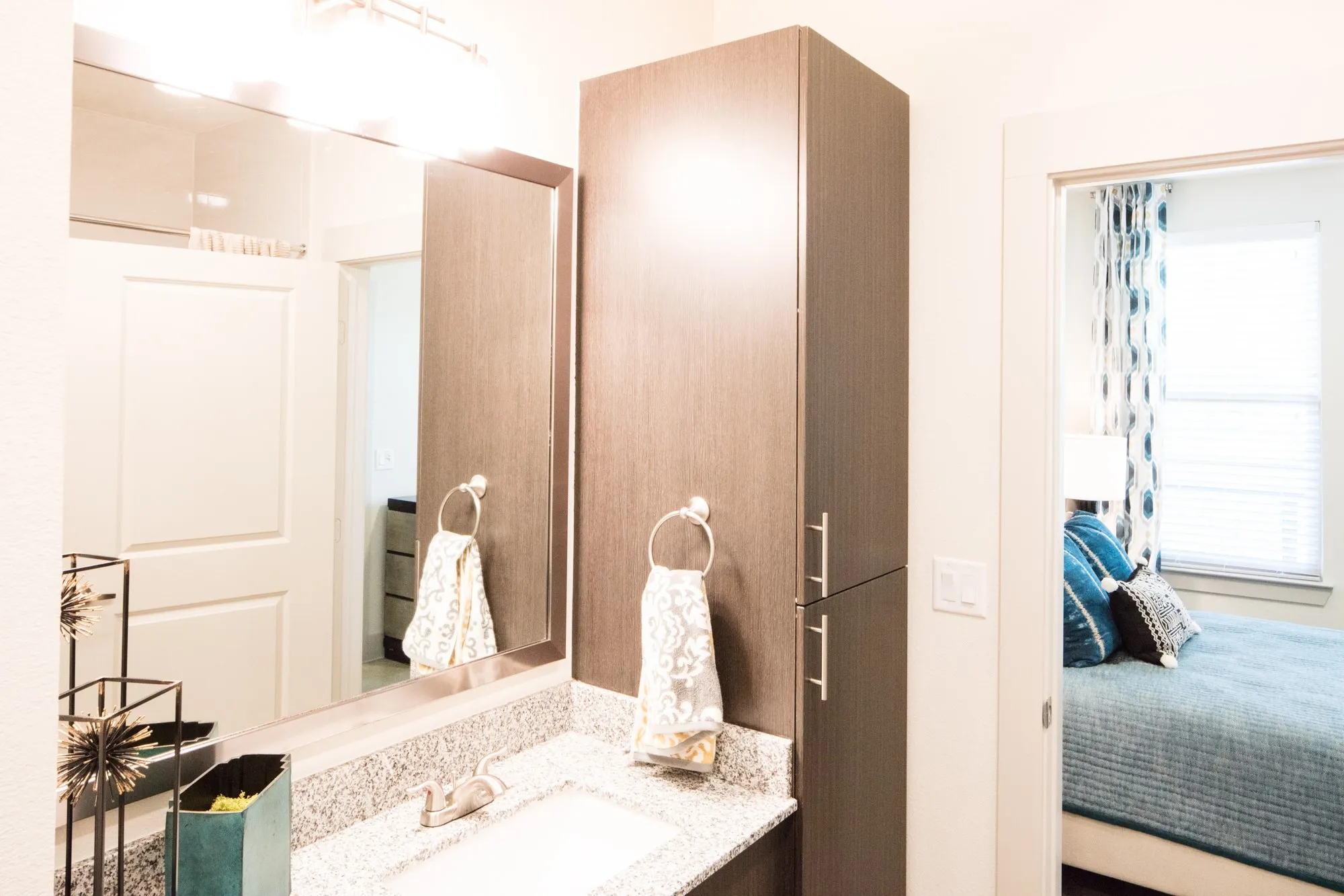 Apartment For Rent in Tarrant County , 2101 W Rosedale Street 314, Fort Worth, Texas 76104, 1 Bedroom, 1 Bathroom, 9 Garage spaces, 666 Sqft, built in 2017, mls#21377753, Real Estate Agent in Fort Worth, Homes For Rent in Tarrant county, Homes For Rent in Fort Worth, Realtor in Fort Worth Texas, Real Estate Brokerage Independent Realty Texas, Luminita Cordes Realtor
