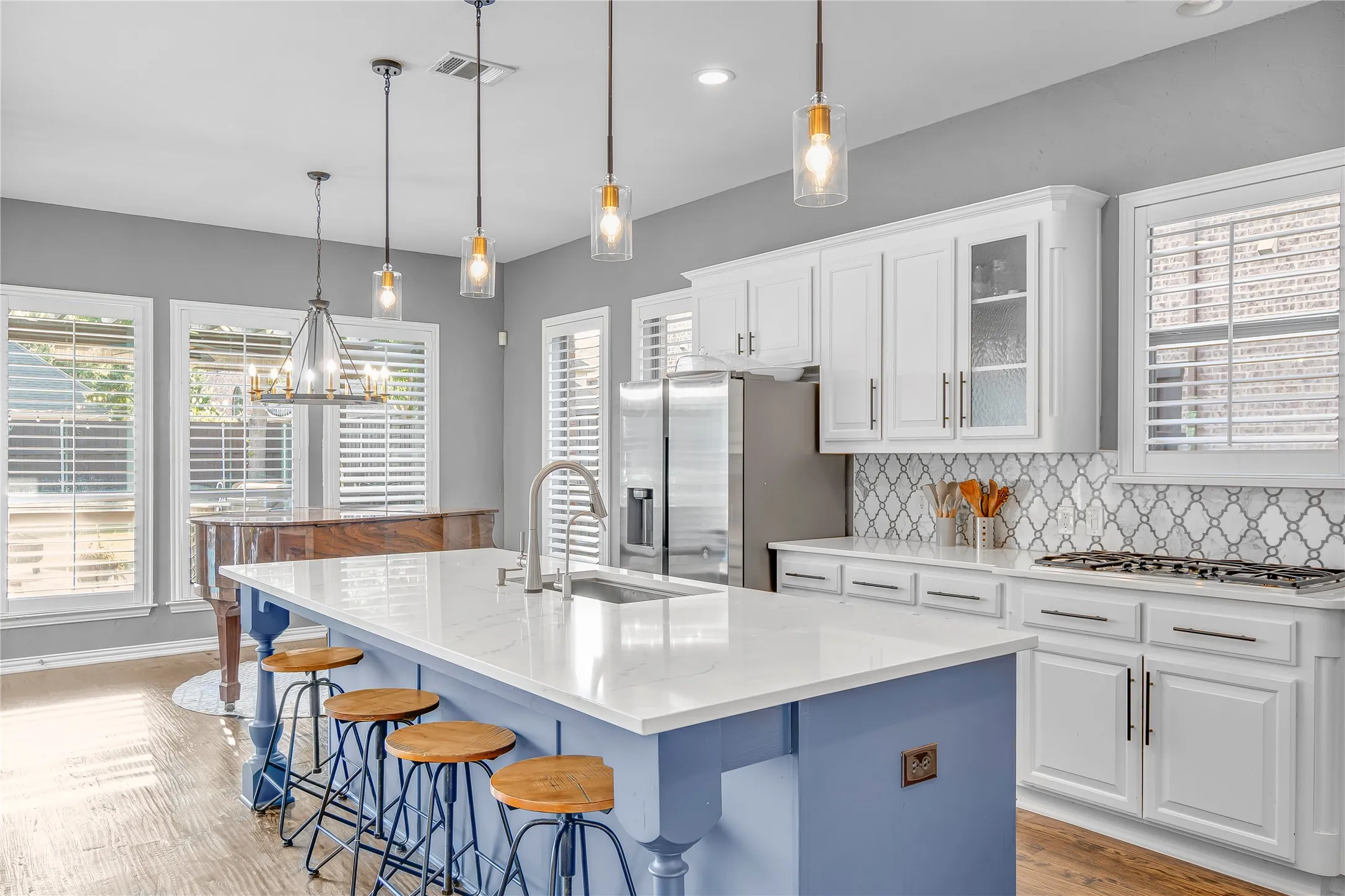 Single Family Residence For Rent in Collin County , 11515 Clayton Court, Frisco, Texas 75035, 5 Bedroom, 4 Bathroom, 3 Garage spaces, 4,675 Sqft, built in 2006, mls#21377751, Real Estate Agent in Frisco, Homes For Rent in Collin county, Homes For Rent in Frisco, Realtor in Frisco Texas, Real Estate Brokerage Independent Realty Texas, Luminita Cordes Realtor