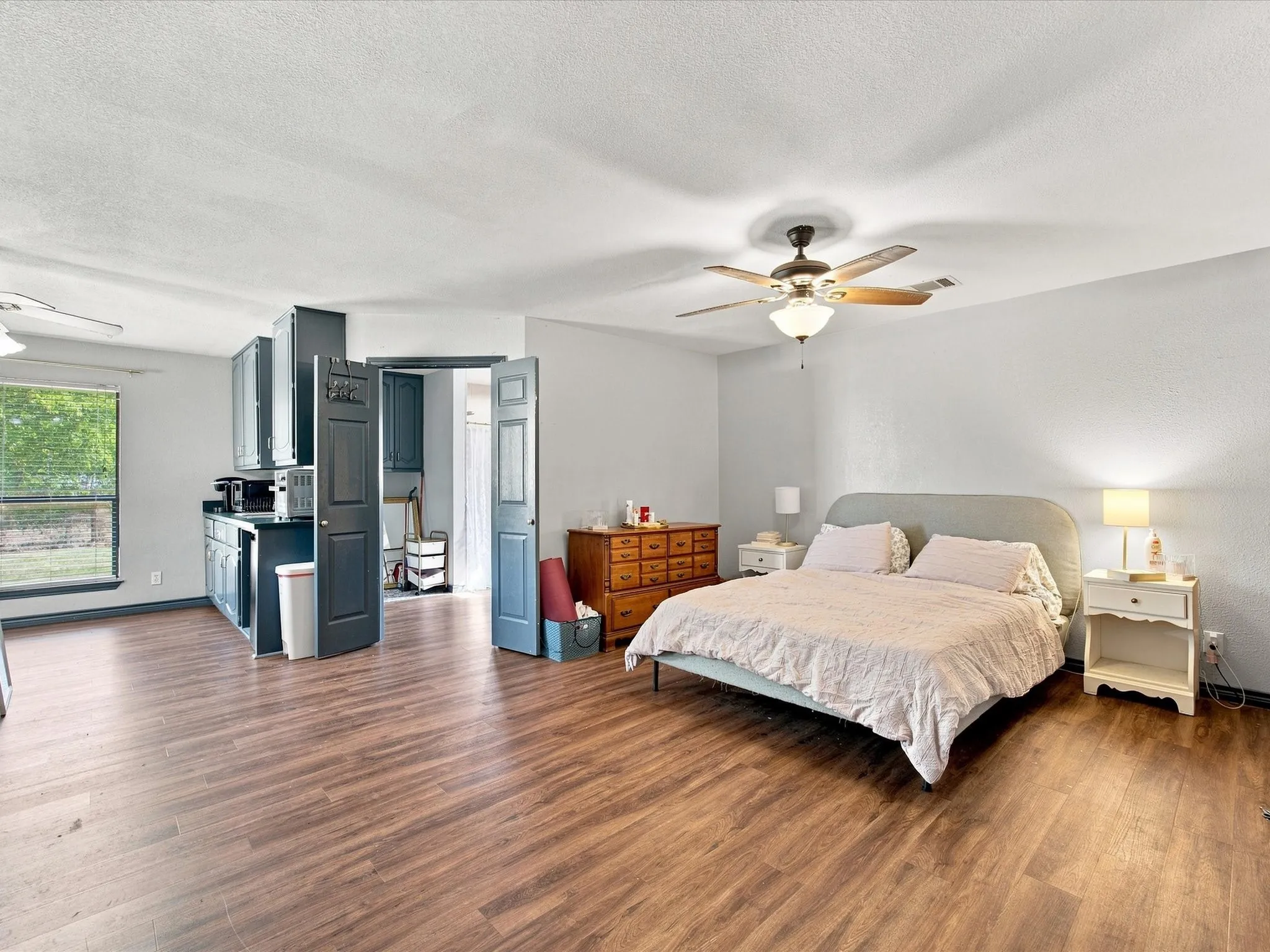 Single Family Residence For Sale in Ellis County , 840 Lynn Ann Drive, Red Oak, Texas 75154, 4 Bedroom, 2 Bathroom, 2 Garage spaces, 2,156 Sqft, built in 1986, mls#21373032, Real Estate Agent in Red Oak, Homes For Sale in Ellis county, Homes For Sale in Red Oak, Realtor in Red Oak Texas, Real Estate Brokerage Independent Realty Texas, Luminita Cordes Realtor