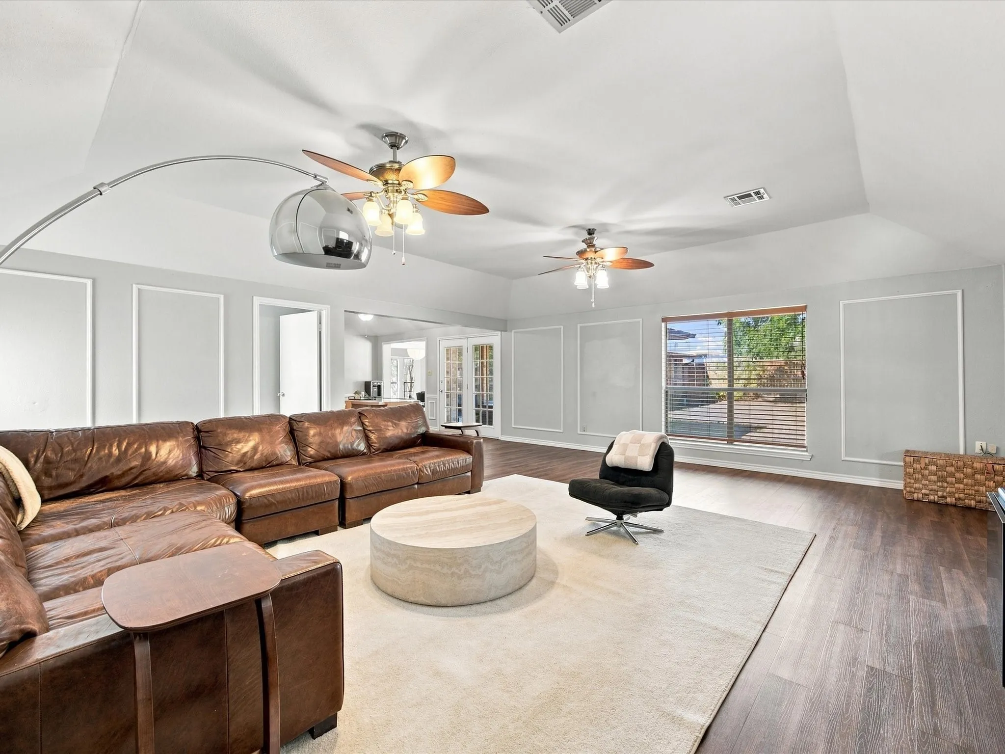 Single Family Residence For Sale in Ellis County , 840 Lynn Ann Drive, Red Oak, Texas 75154, 4 Bedroom, 2 Bathroom, 2 Garage spaces, 2,156 Sqft, built in 1986, mls#21373032, Real Estate Agent in Red Oak, Homes For Sale in Ellis county, Homes For Sale in Red Oak, Realtor in Red Oak Texas, Real Estate Brokerage Independent Realty Texas, Luminita Cordes Realtor