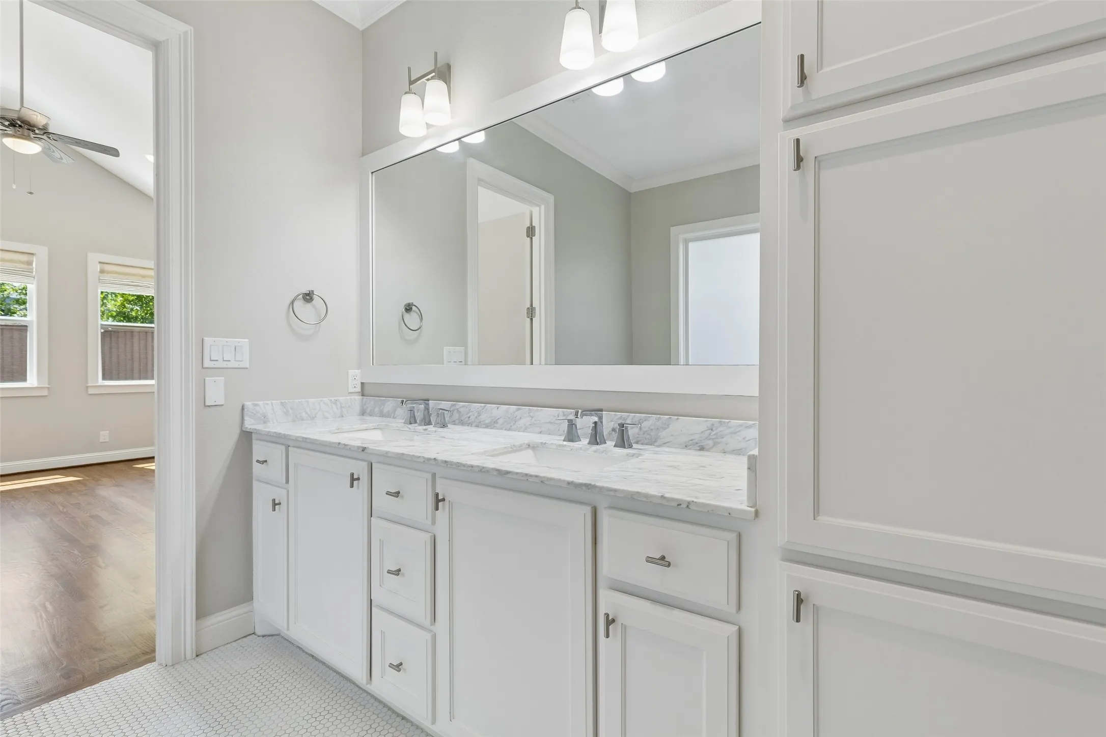 Single Family Residence For Rent in Dallas County , 6030 Vickery Boulevard, Dallas, Texas 75206, 4 Bedroom, 4 Bathroom, 2 Garage spaces, 4,011 Sqft, built in 2017, mls#21377163, Real Estate Agent in Dallas, Homes For Rent in Dallas county, Homes For Rent in Dallas, Realtor in Dallas Texas, Real Estate Brokerage Independent Realty Texas, Luminita Cordes Realtor