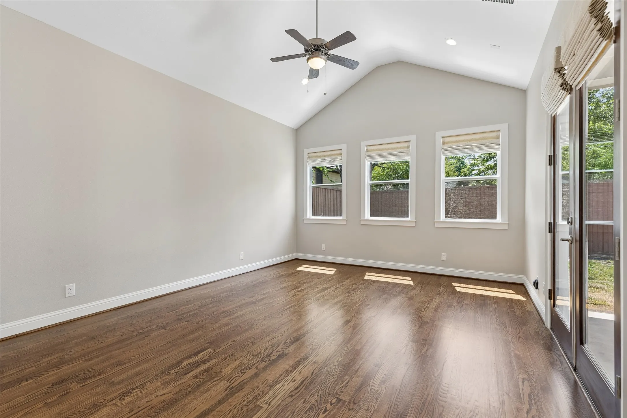 Single Family Residence For Rent in Dallas County , 6030 Vickery Boulevard, Dallas, Texas 75206, 4 Bedroom, 4 Bathroom, 2 Garage spaces, 4,011 Sqft, built in 2017, mls#21377163, Real Estate Agent in Dallas, Homes For Rent in Dallas county, Homes For Rent in Dallas, Realtor in Dallas Texas, Real Estate Brokerage Independent Realty Texas, Luminita Cordes Realtor