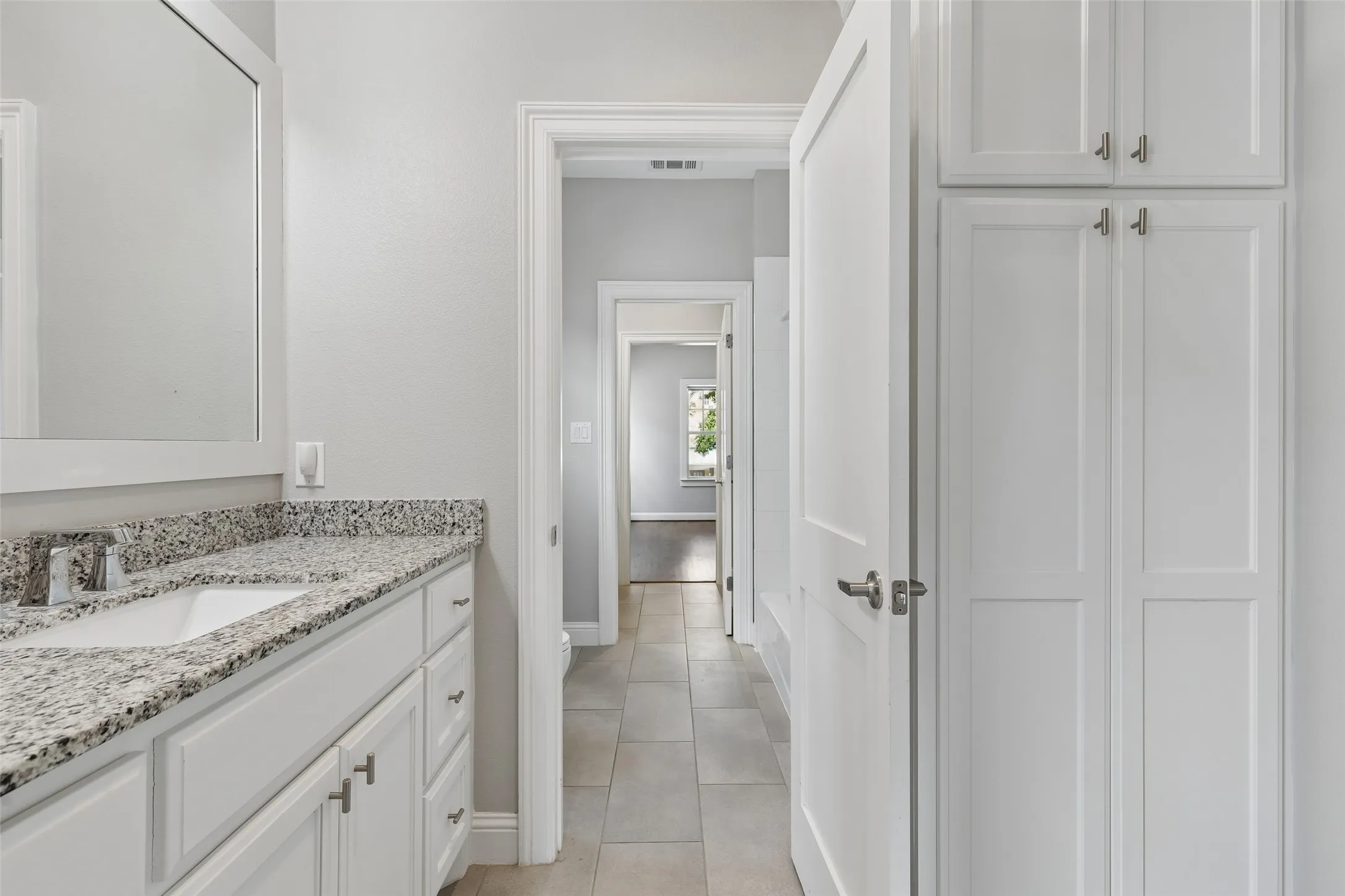 Single Family Residence For Rent in Dallas County , 6030 Vickery Boulevard, Dallas, Texas 75206, 4 Bedroom, 4 Bathroom, 2 Garage spaces, 4,011 Sqft, built in 2017, mls#21377163, Real Estate Agent in Dallas, Homes For Rent in Dallas county, Homes For Rent in Dallas, Realtor in Dallas Texas, Real Estate Brokerage Independent Realty Texas, Luminita Cordes Realtor